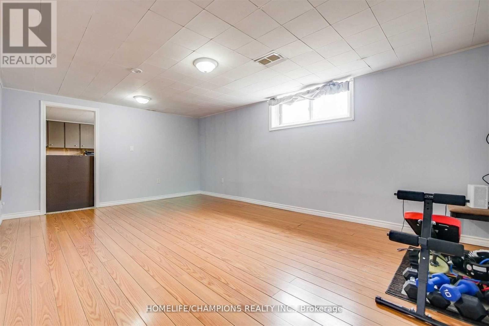 65 Whitburn Bsmt#2 Crescent, Toronto, Ontario  M3M 2S5 - Photo 11 - W12921414