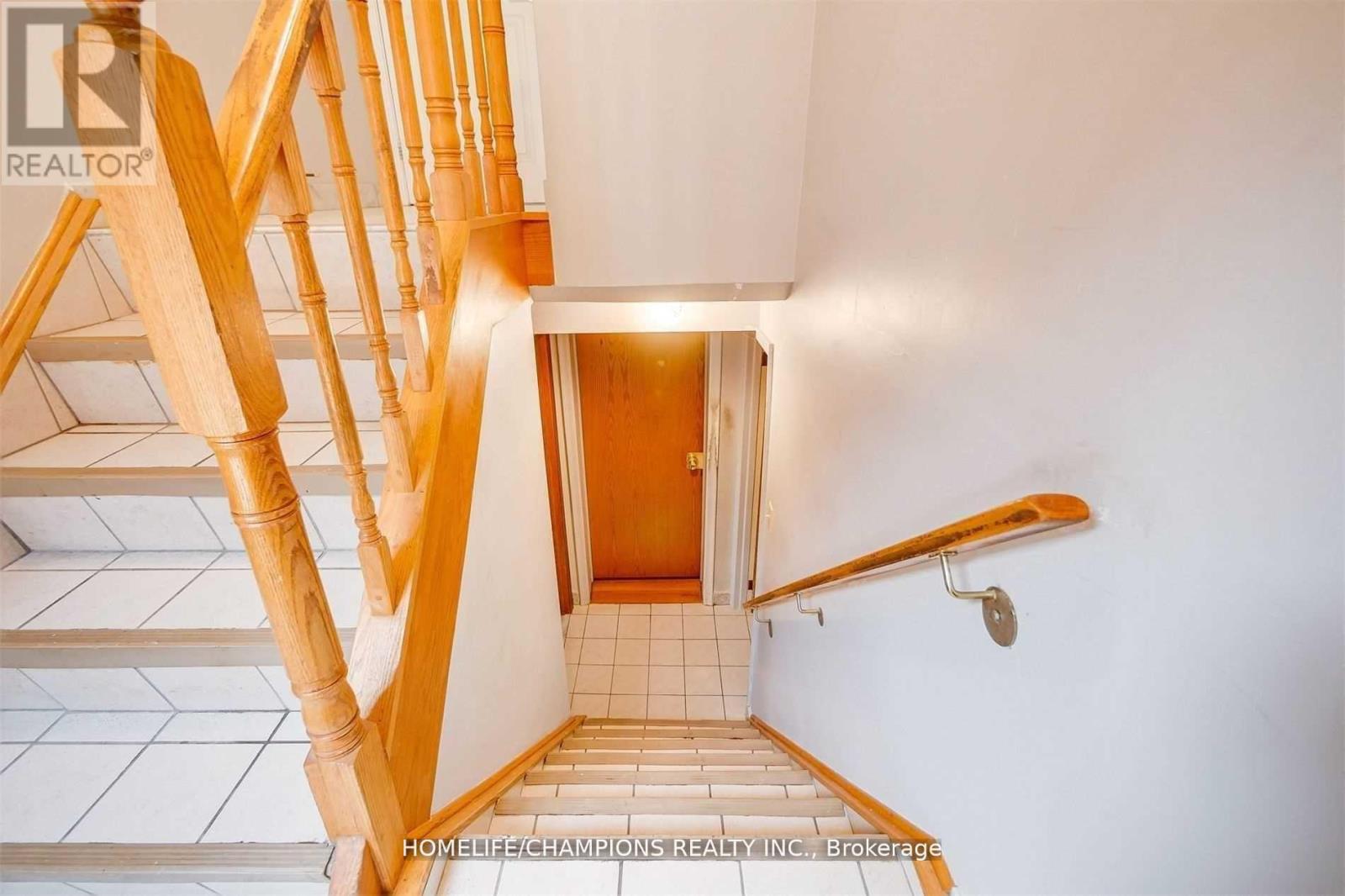 65 Whitburn Bsmt#2 Crescent, Toronto, Ontario  M3M 2S5 - Photo 3 - W12921414
