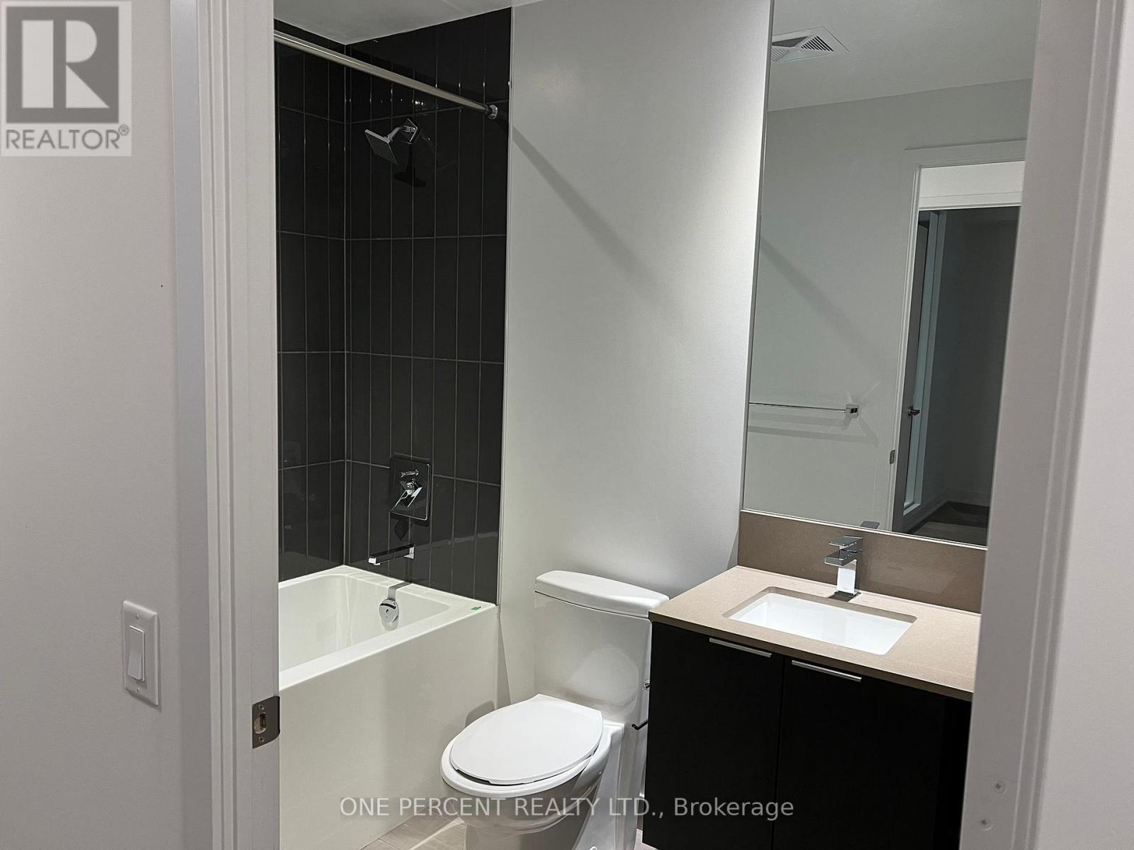 204 - 3900 Confederation Parkway, Mississauga, Ontario  L5B 0M3 - Photo 15 - W12921426