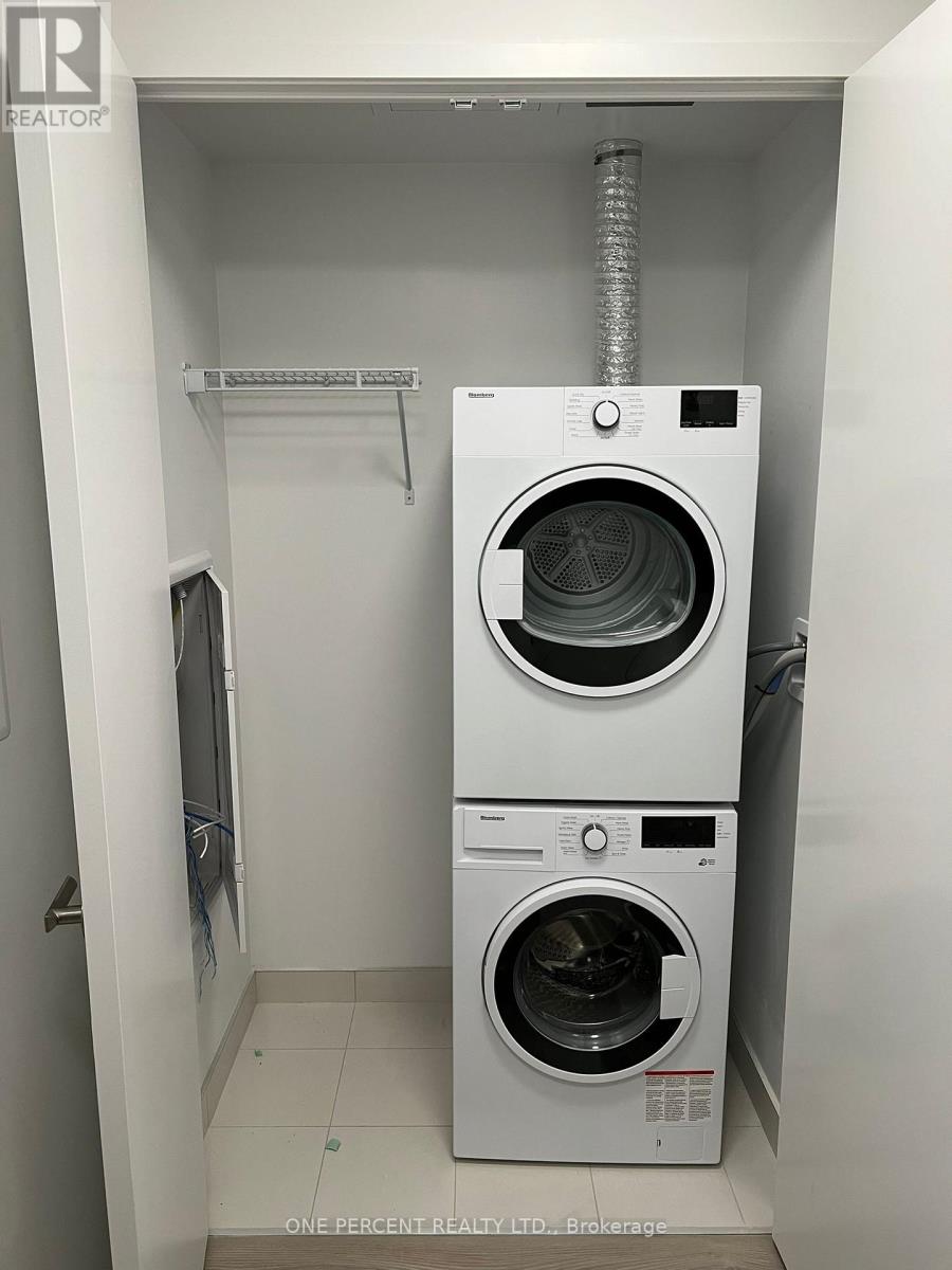 204 - 3900 Confederation Parkway, Mississauga, Ontario  L5B 0M3 - Photo 17 - W12921426