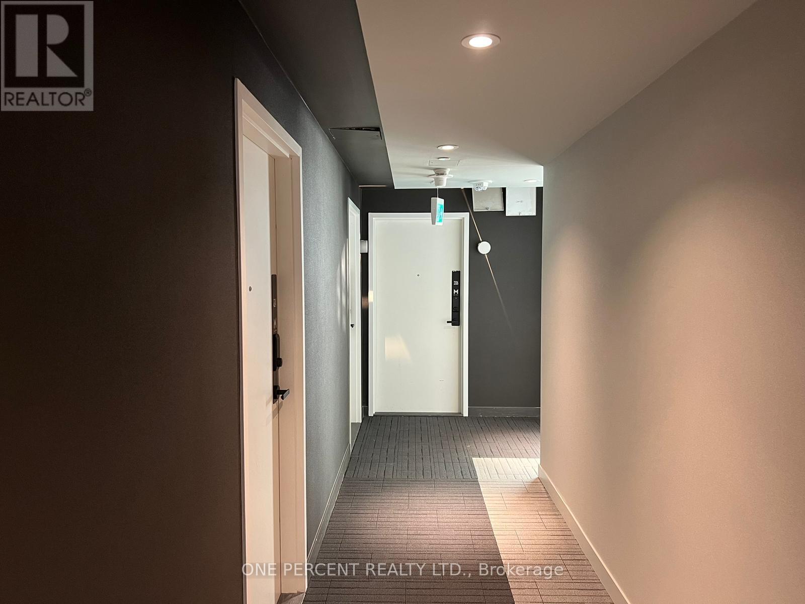 204 - 3900 Confederation Parkway, Mississauga, Ontario  L5B 0M3 - Photo 21 - W12921426