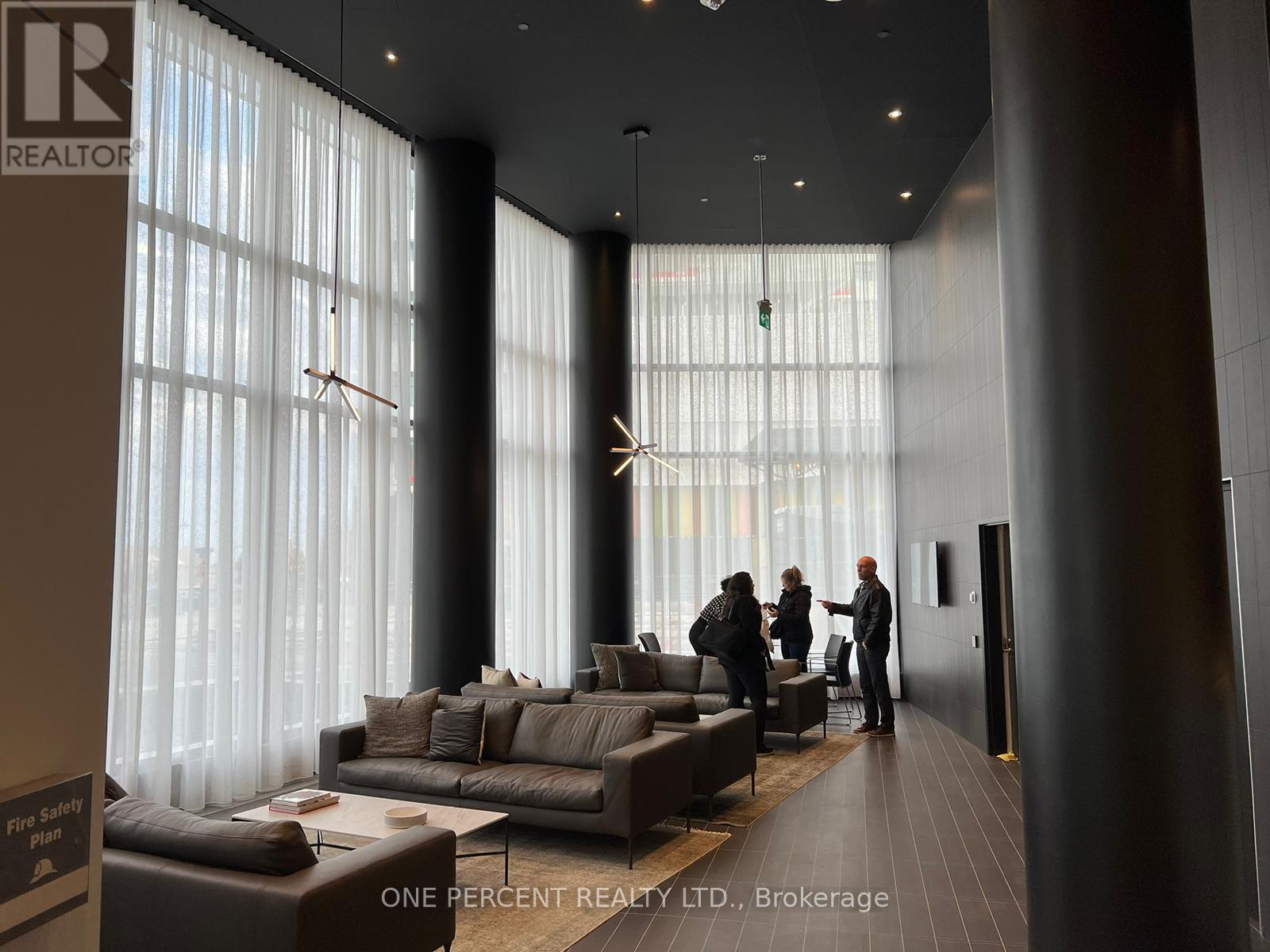 204 - 3900 Confederation Parkway, Mississauga, Ontario  L5B 0M3 - Photo 26 - W12921426