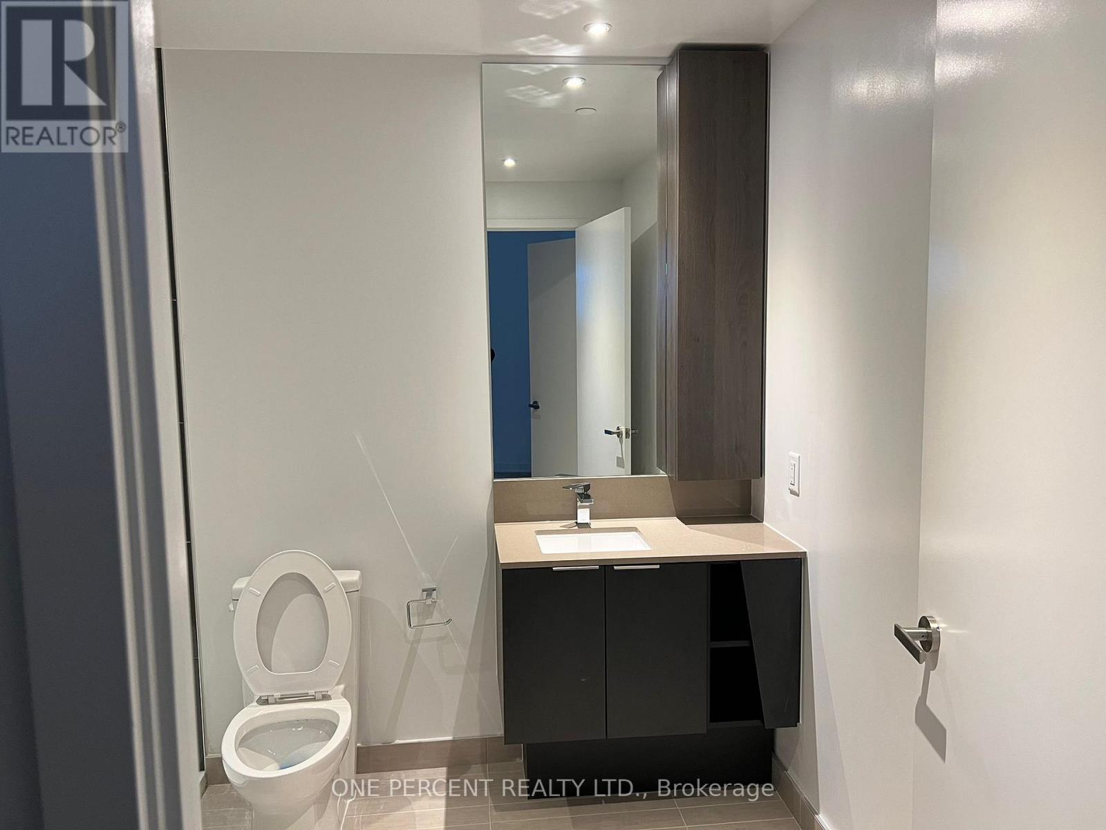 204 - 3900 Confederation Parkway, Mississauga, Ontario  L5B 0M3 - Photo 4 - W12921426