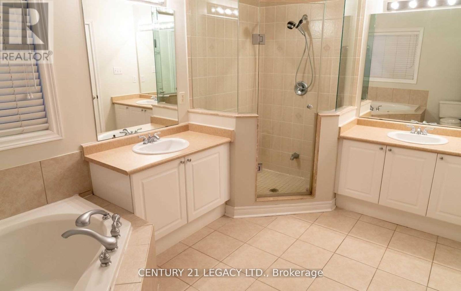 20 Trailside Walk, Brampton, Ontario  L6S 6J1 - Photo 7 - W12921478