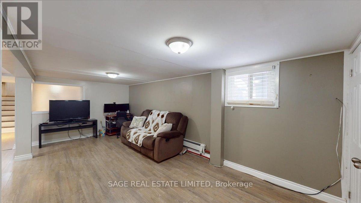 40 William Street, Toronto, Ontario  M9N 2G7 - Photo 34 - W12921480