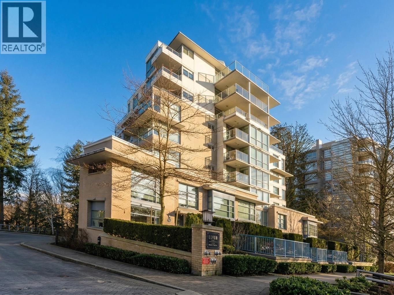 903 9262 UNIVERSITY CRESCENT, Burnaby, British Columbia