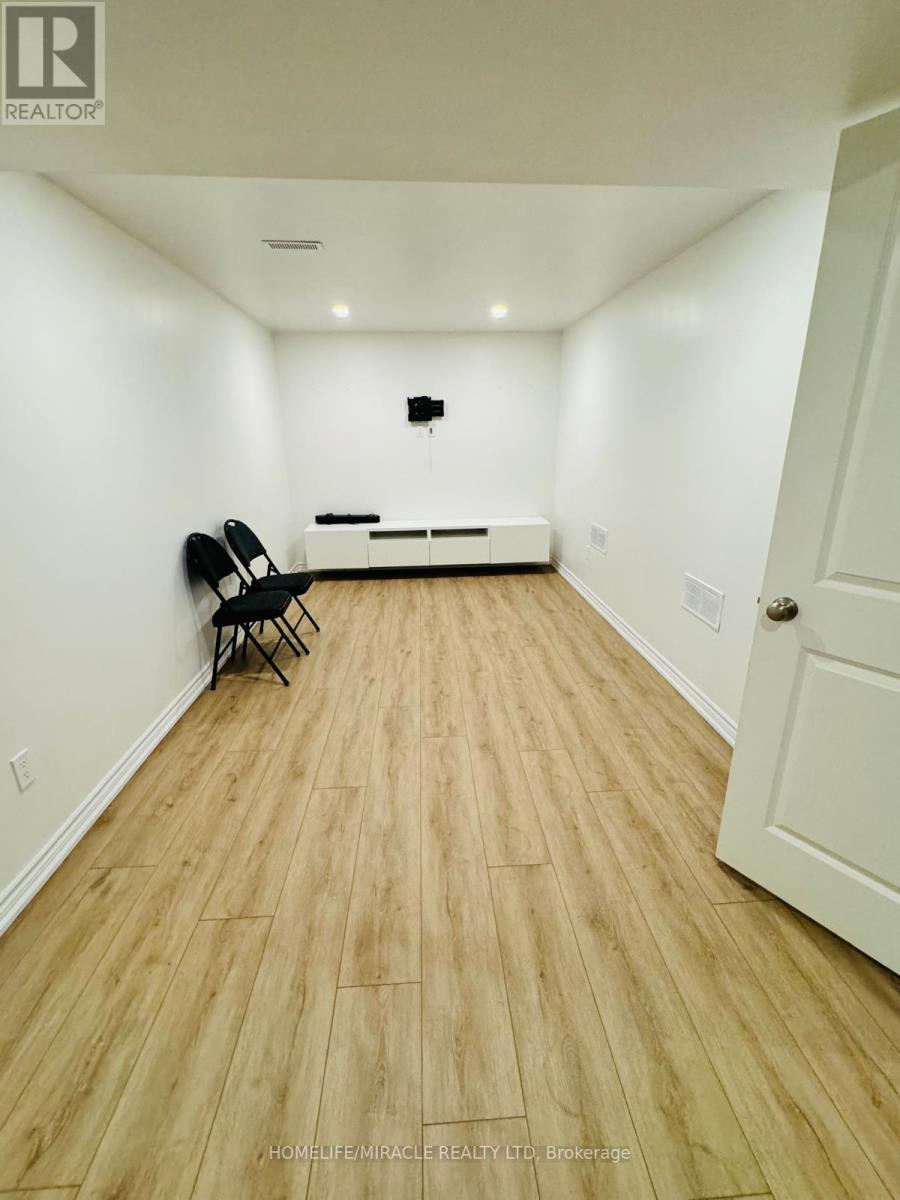 100 Creekside Drive, Welland, Ontario  L3C 0B4 - Photo 23 - X12921268