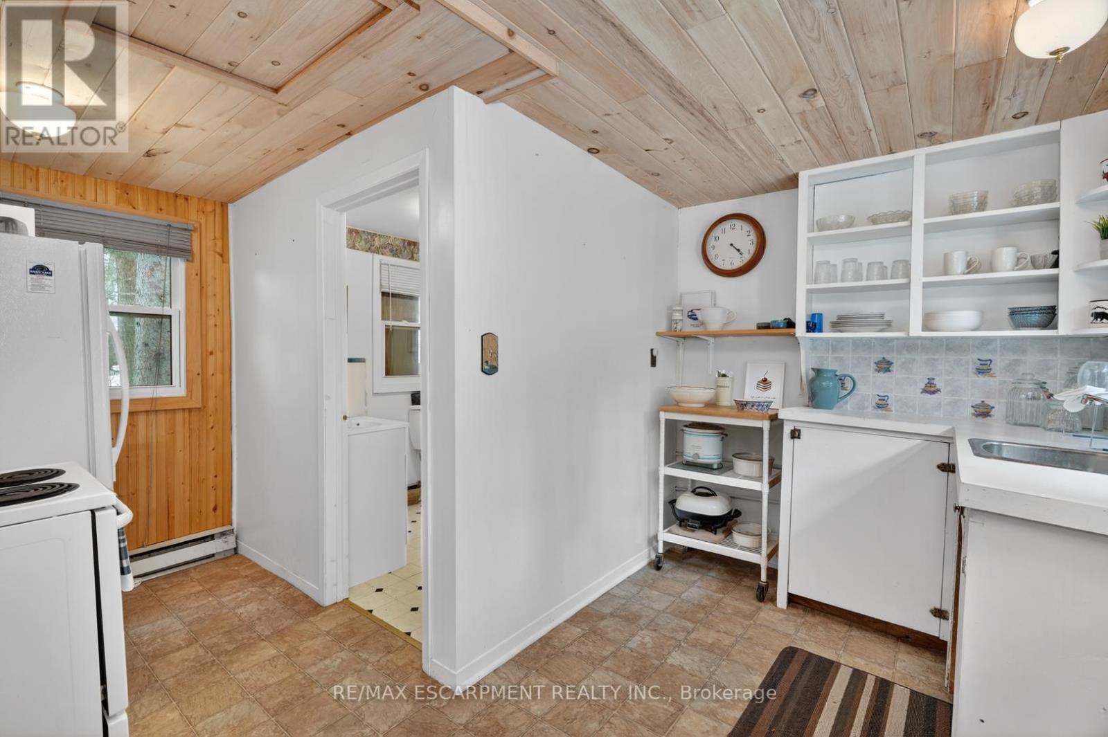 1257 Paint Lake Road, Lake Of Bays, Ontario  P0A 1E0 - Photo 14 - X12921312