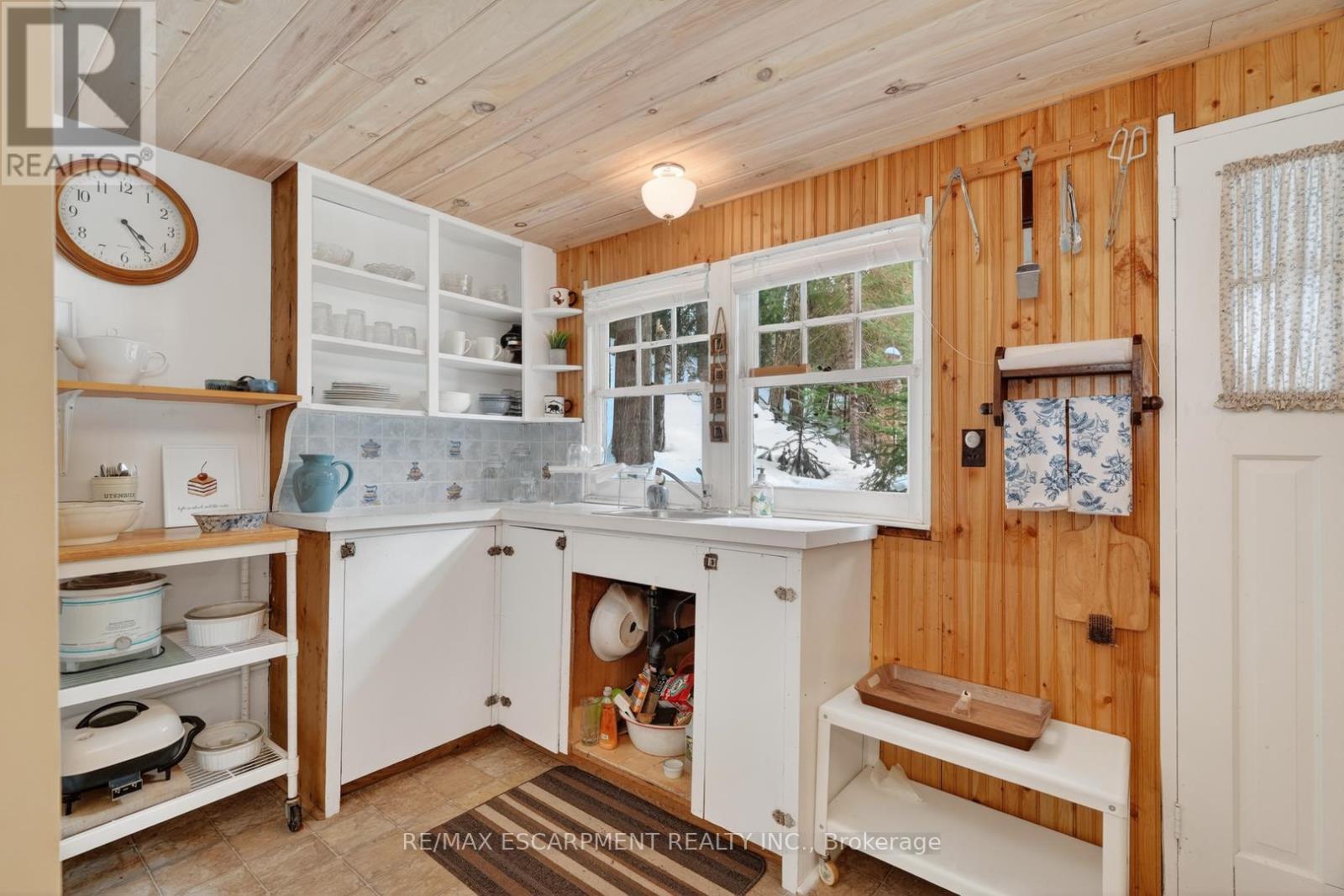 1257 Paint Lake Road, Lake Of Bays, Ontario  P0A 1E0 - Photo 15 - X12921312