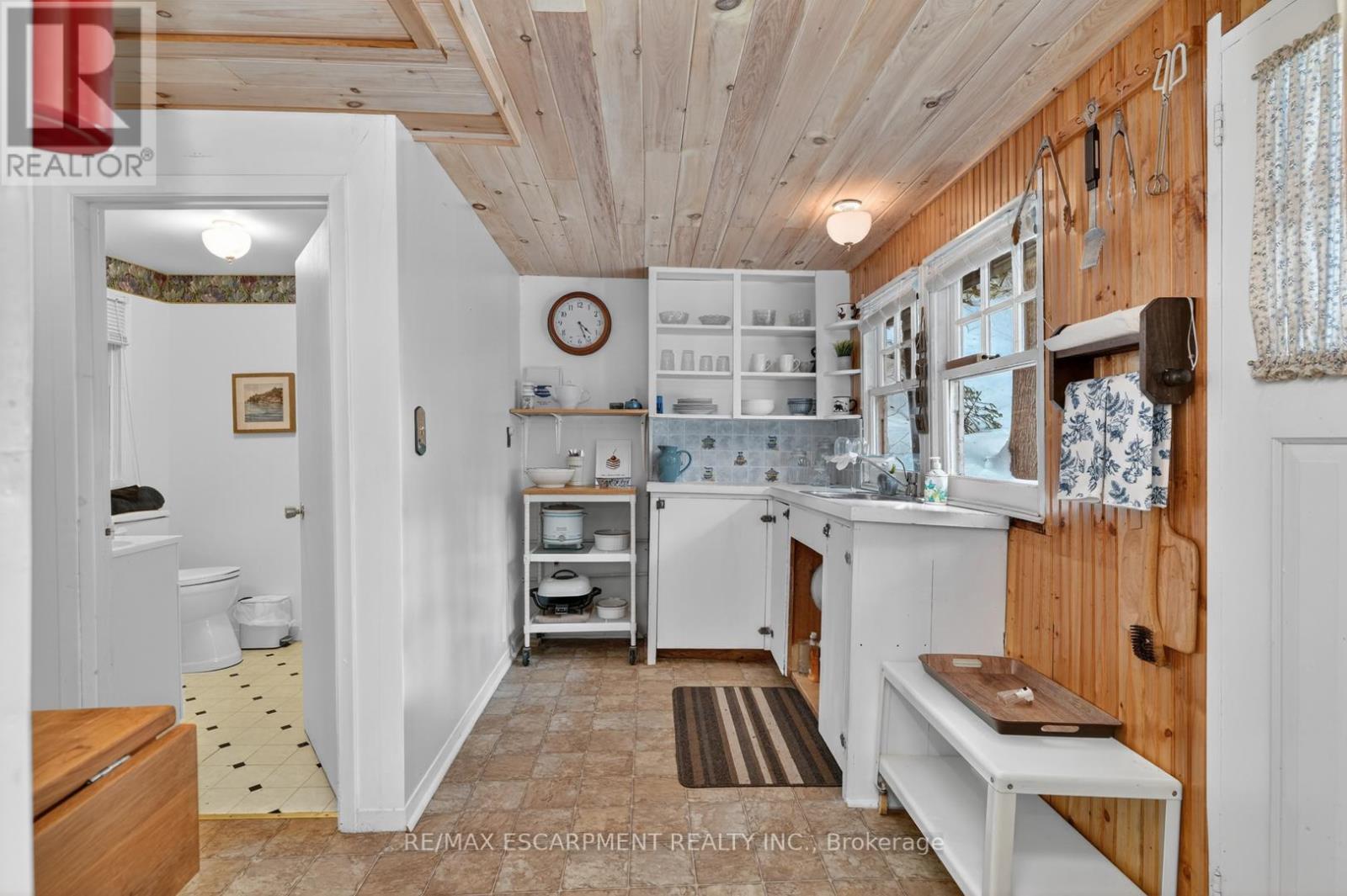 1257 Paint Lake Road, Lake Of Bays, Ontario  P0A 1E0 - Photo 18 - X12921312