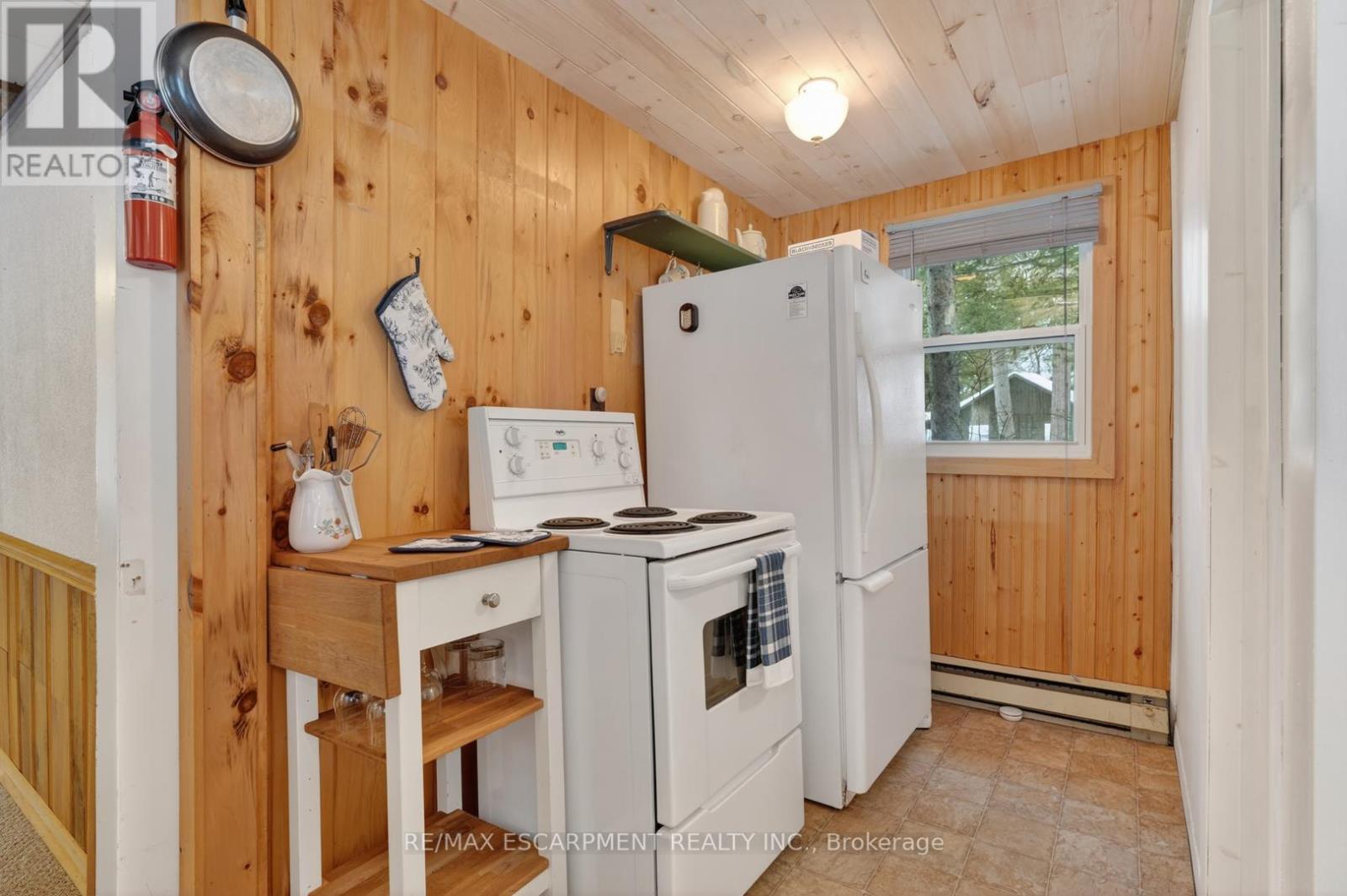 1257 Paint Lake Road, Lake Of Bays, Ontario  P0A 1E0 - Photo 19 - X12921312