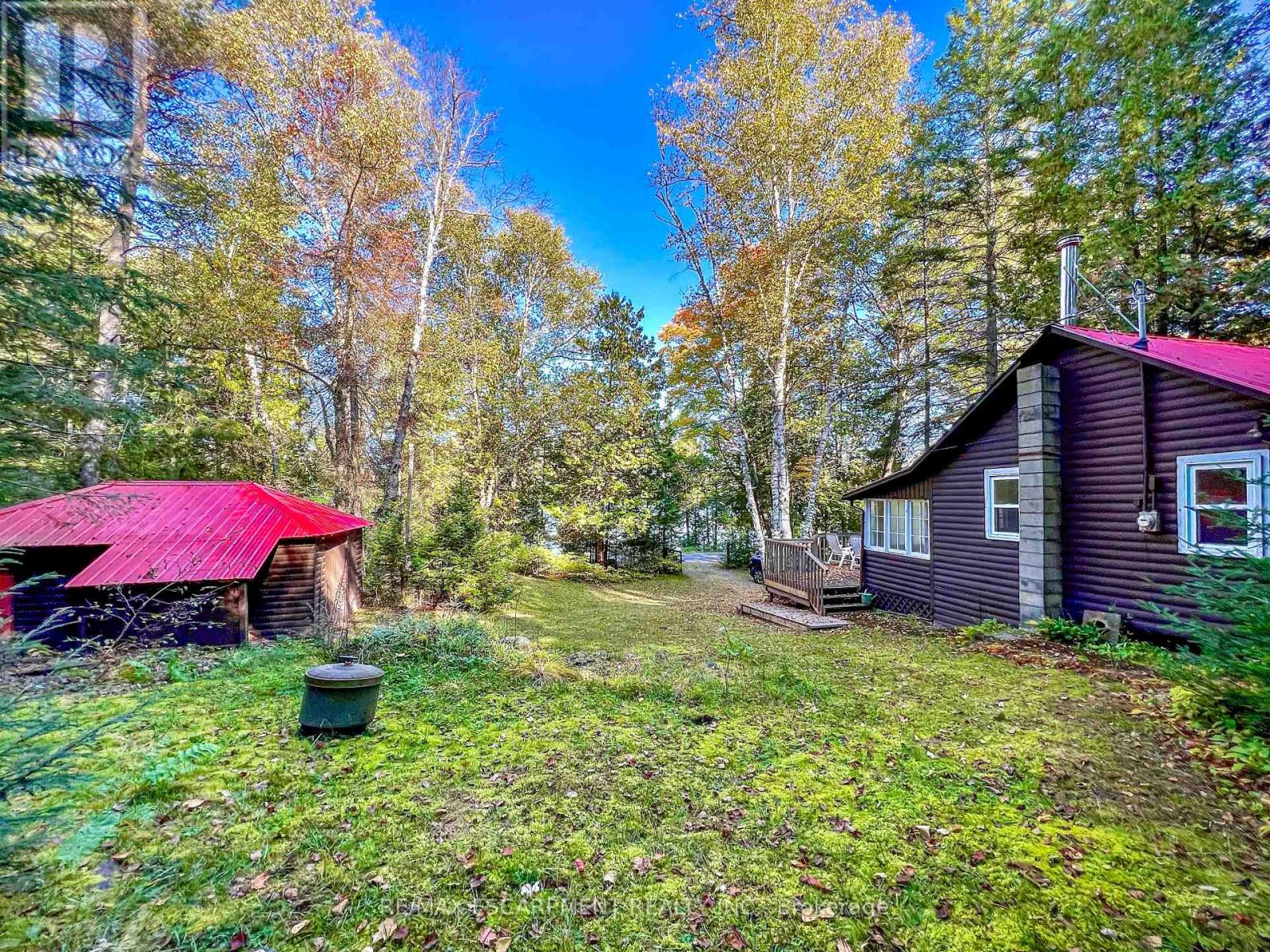 1257 Paint Lake Road, Lake Of Bays, Ontario  P0A 1E0 - Photo 3 - X12921312