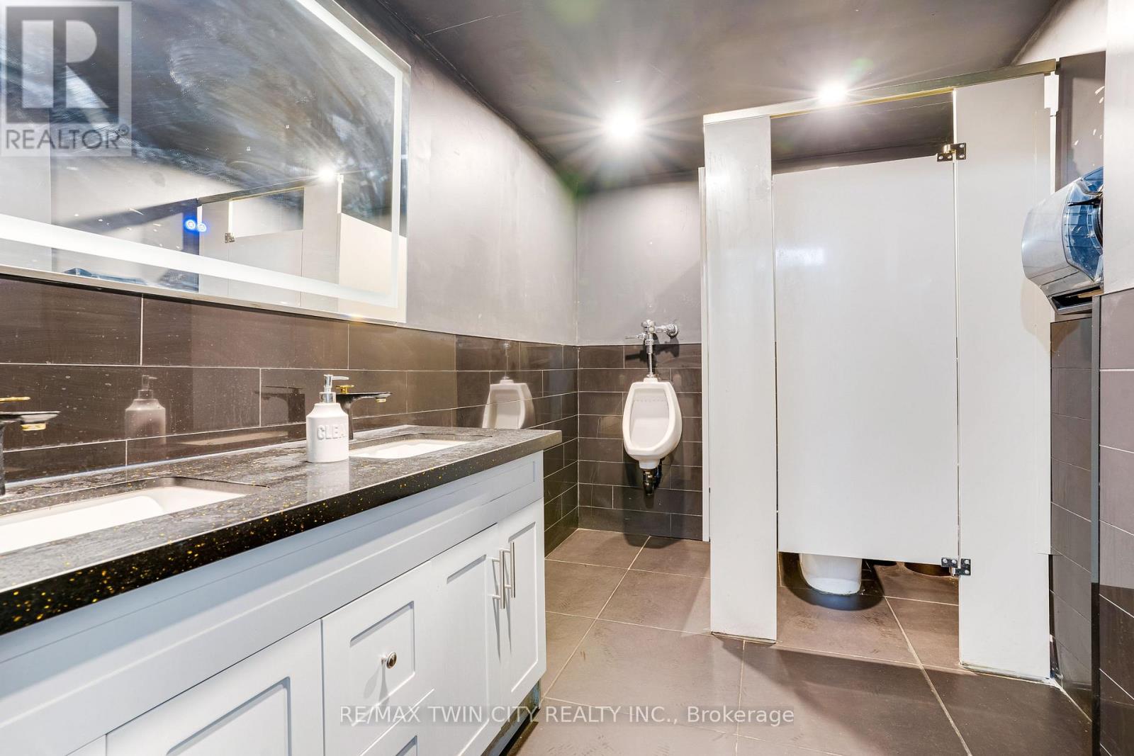 1472 King Street E, Kitchener, Ontario  N2G 2N7 - Photo 20 - X12921314