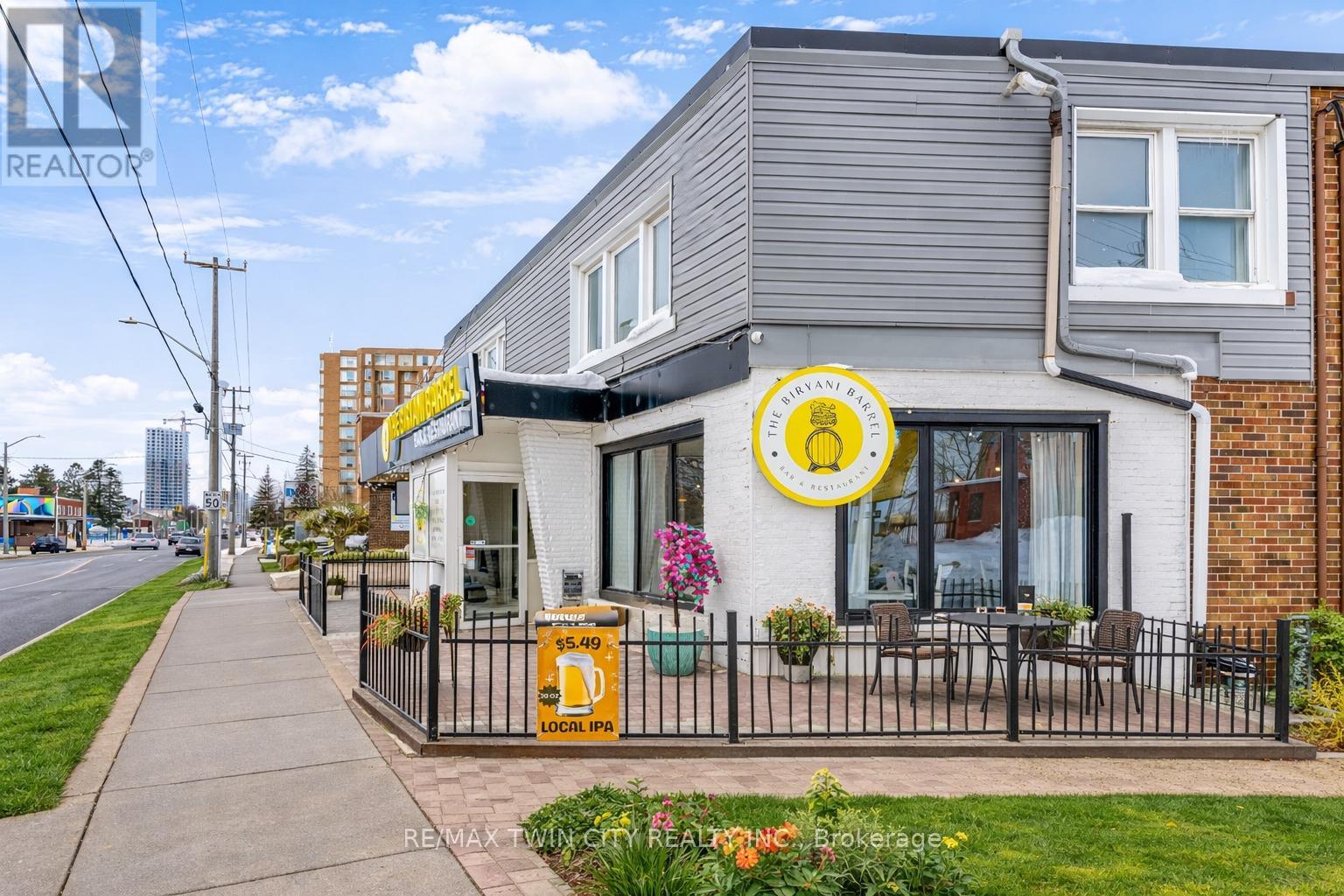 1472 King Street E, Kitchener, Ontario  N2G 2N7 - Photo 3 - X12921314