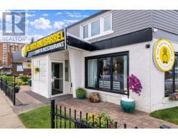 1472 KING STREET E, Kitchener, Ontario