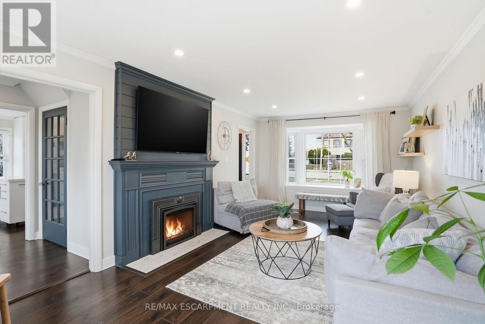 106 Laurel Street, Waterloo, Ontario  N3H 3Y4 - Photo 6 - X12921368