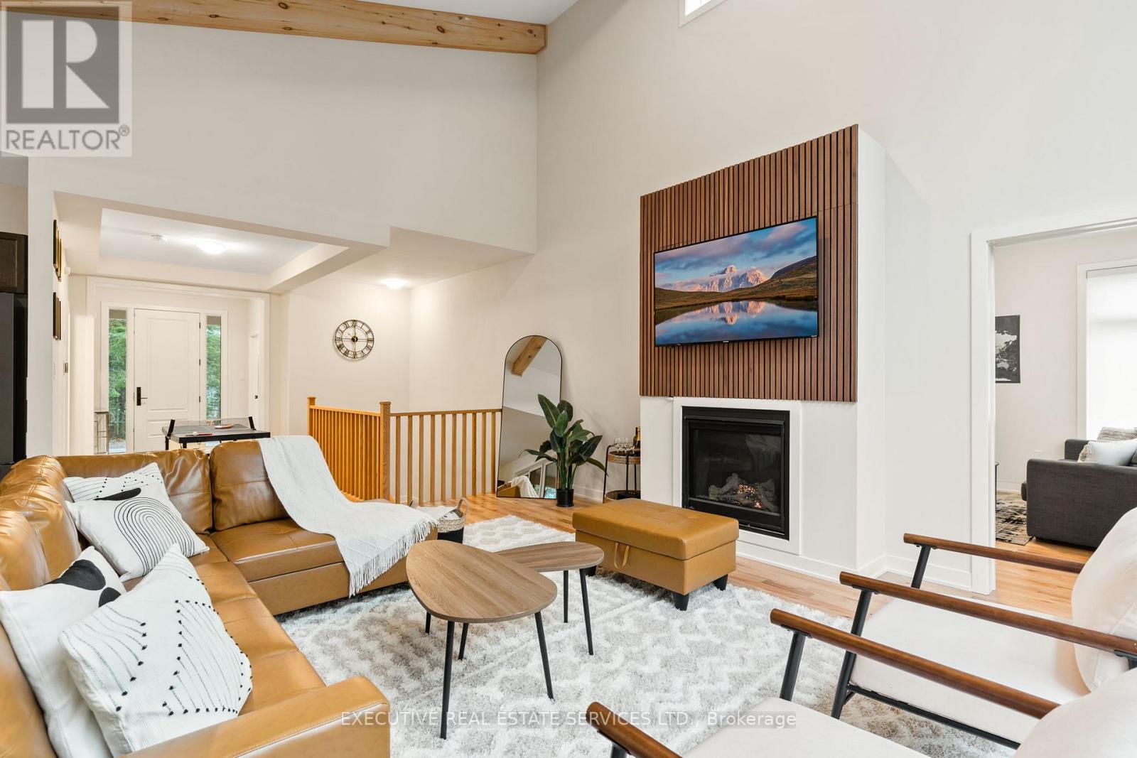 1049 Greensview Drive, Lake Of Bays, Ontario  P1H 0K1 - Photo 13 - X12921398