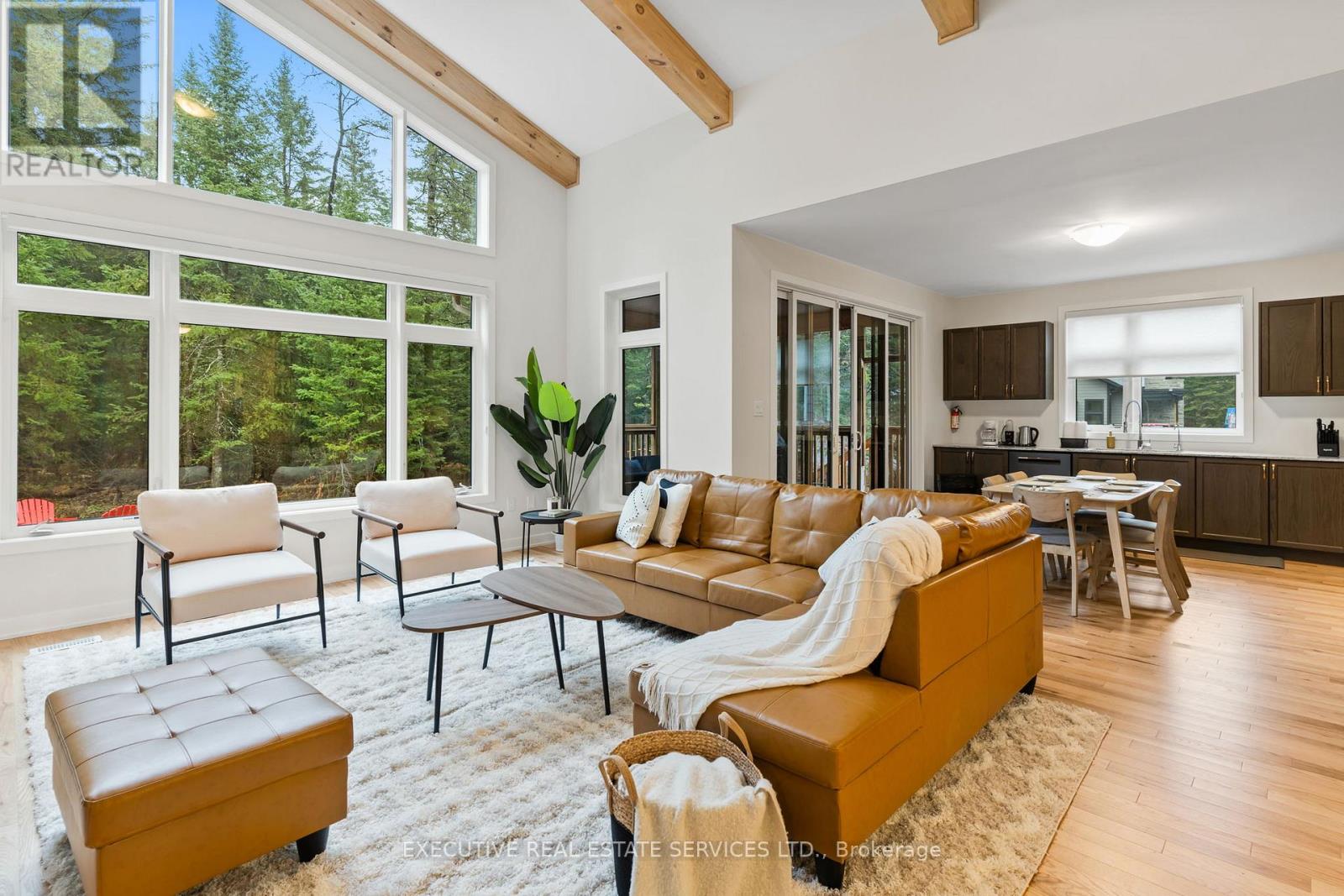 1049 Greensview Drive, Lake Of Bays, Ontario  P1H 0K1 - Photo 18 - X12921398