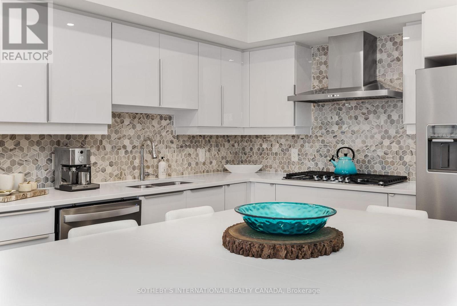 302 - 3 Tree Tops Lane, Huntsville, Ontario  P1H 1A9 - Photo 5 - X12921476