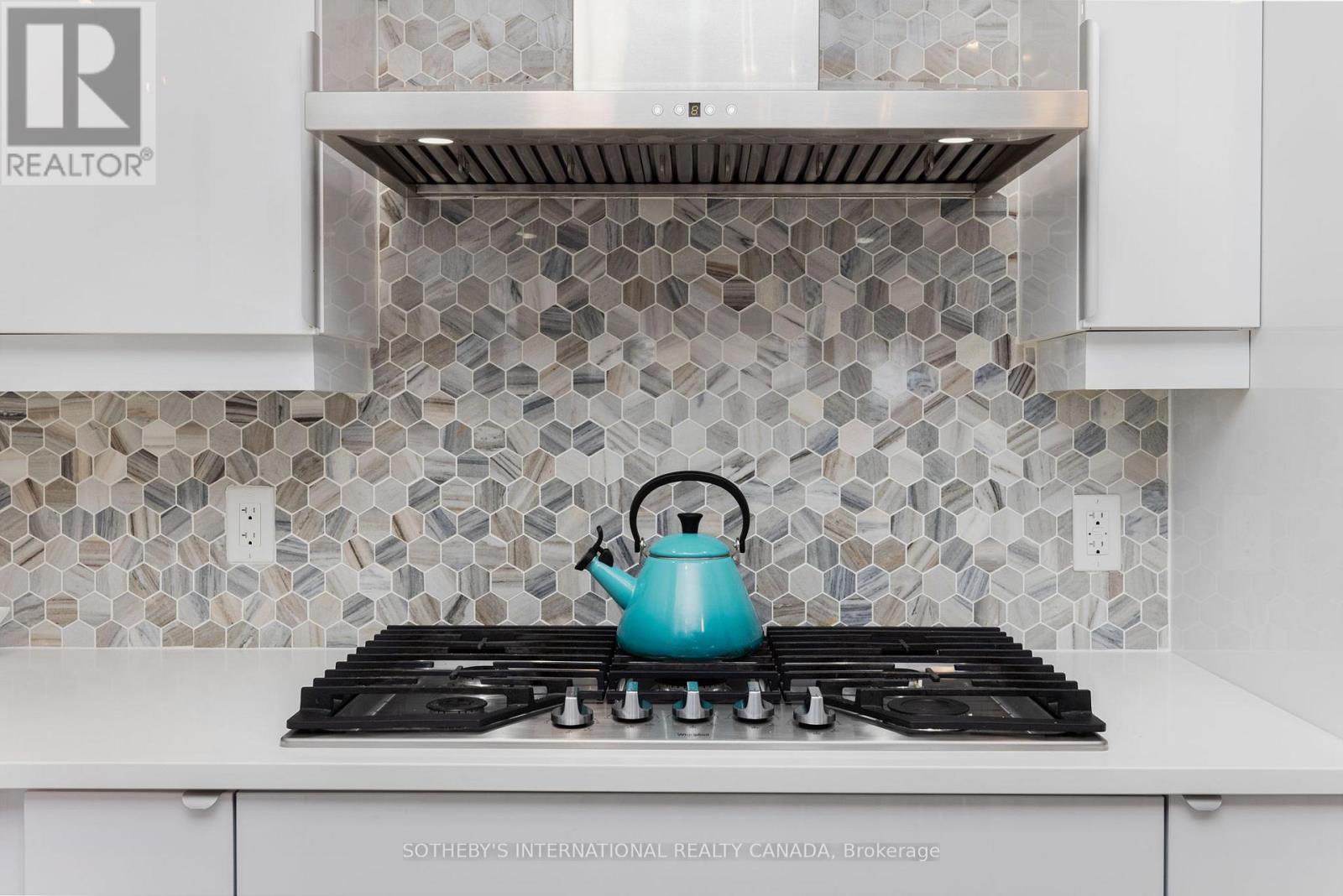 302 - 3 Tree Tops Lane, Huntsville, Ontario  P1H 1A9 - Photo 6 - X12921476