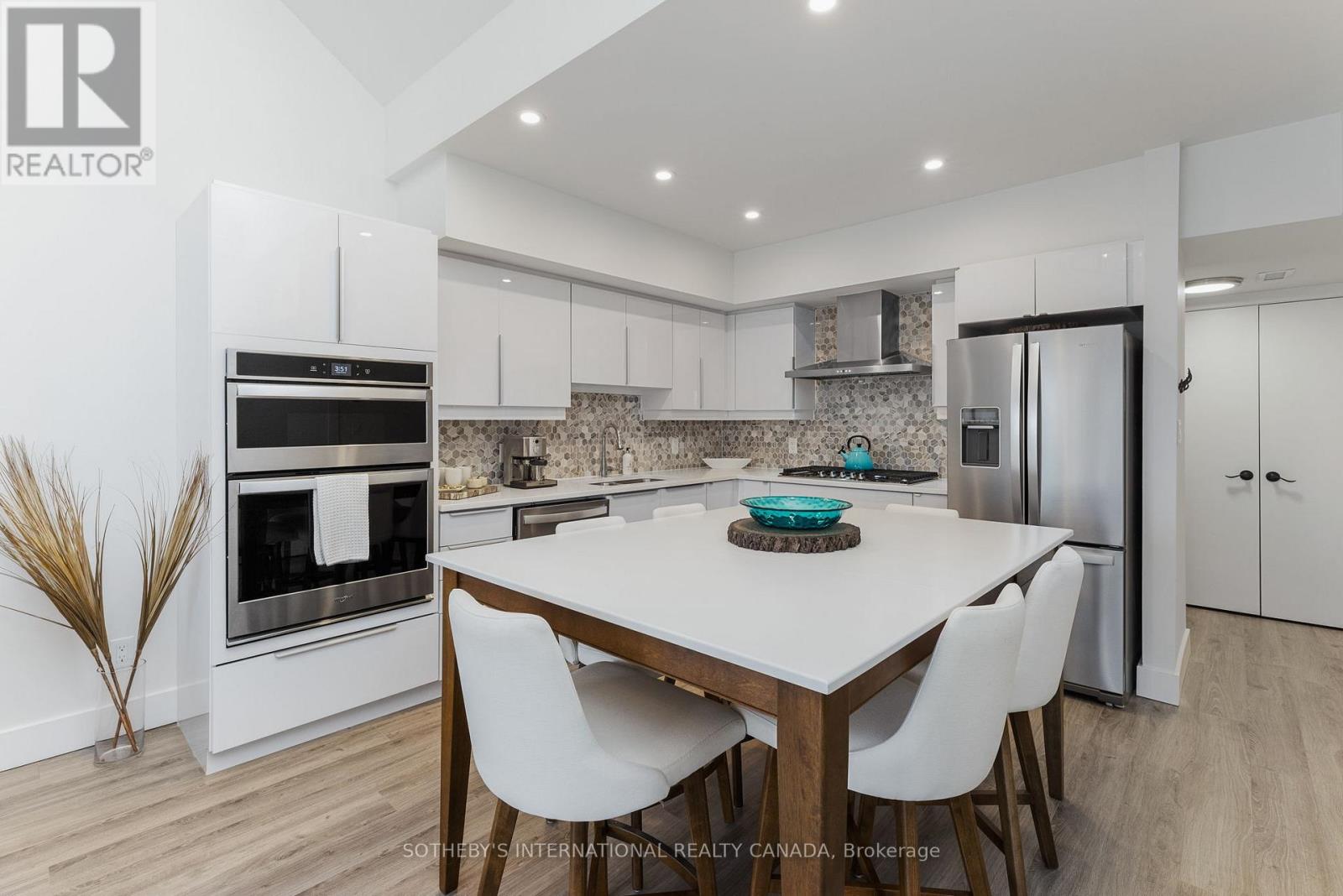 302 - 3 Tree Tops Lane, Huntsville, Ontario  P1H 1A9 - Photo 8 - X12921476