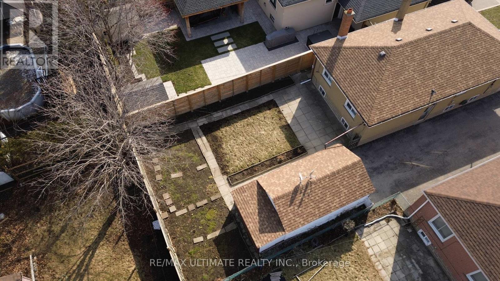 48 Savona Drive, Toronto, Ontario  M8W 4V1 - Photo 29 - W12915548