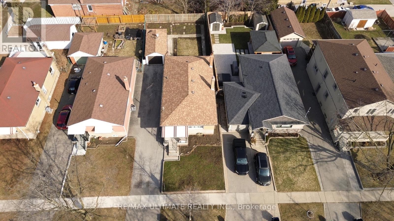 48 Savona Drive, Toronto, Ontario  M8W 4V1 - Photo 28 - W12915548