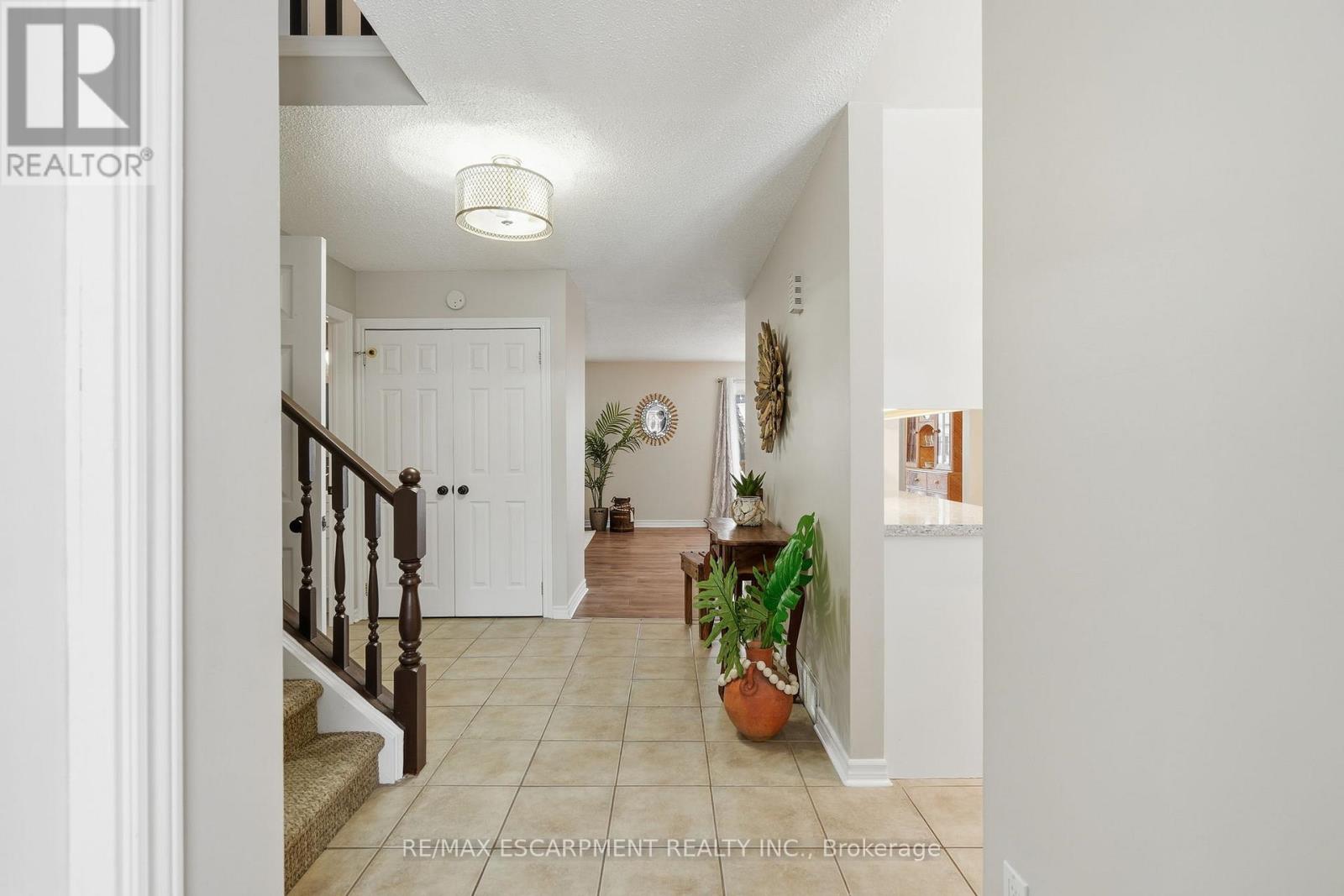 24 Braeheid Avenue, Hamilton, Ontario  L8B 0C5 - Photo 3 - X12785092