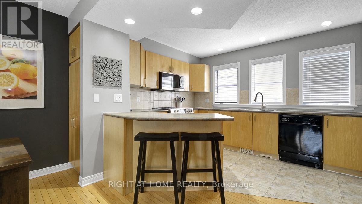 3 - 825 Grenon Avenue, Ottawa, Ontario  K2B 6G1 - Photo 15 - X12921522