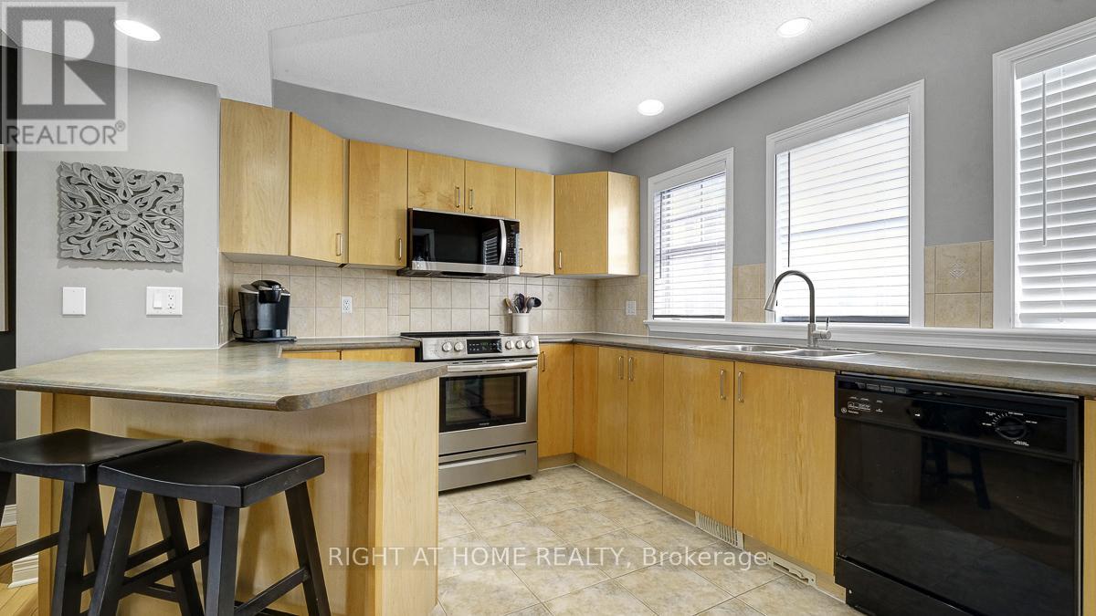 3 - 825 Grenon Avenue, Ottawa, Ontario  K2B 6G1 - Photo 16 - X12921522