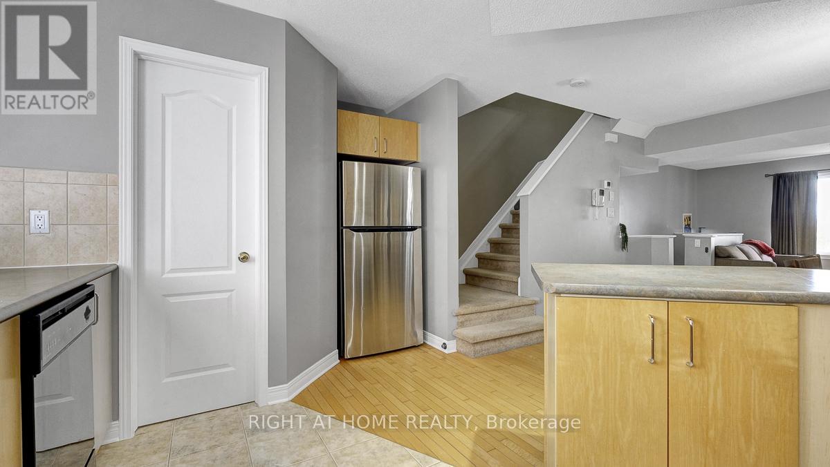 3 - 825 Grenon Avenue, Ottawa, Ontario  K2B 6G1 - Photo 19 - X12921522