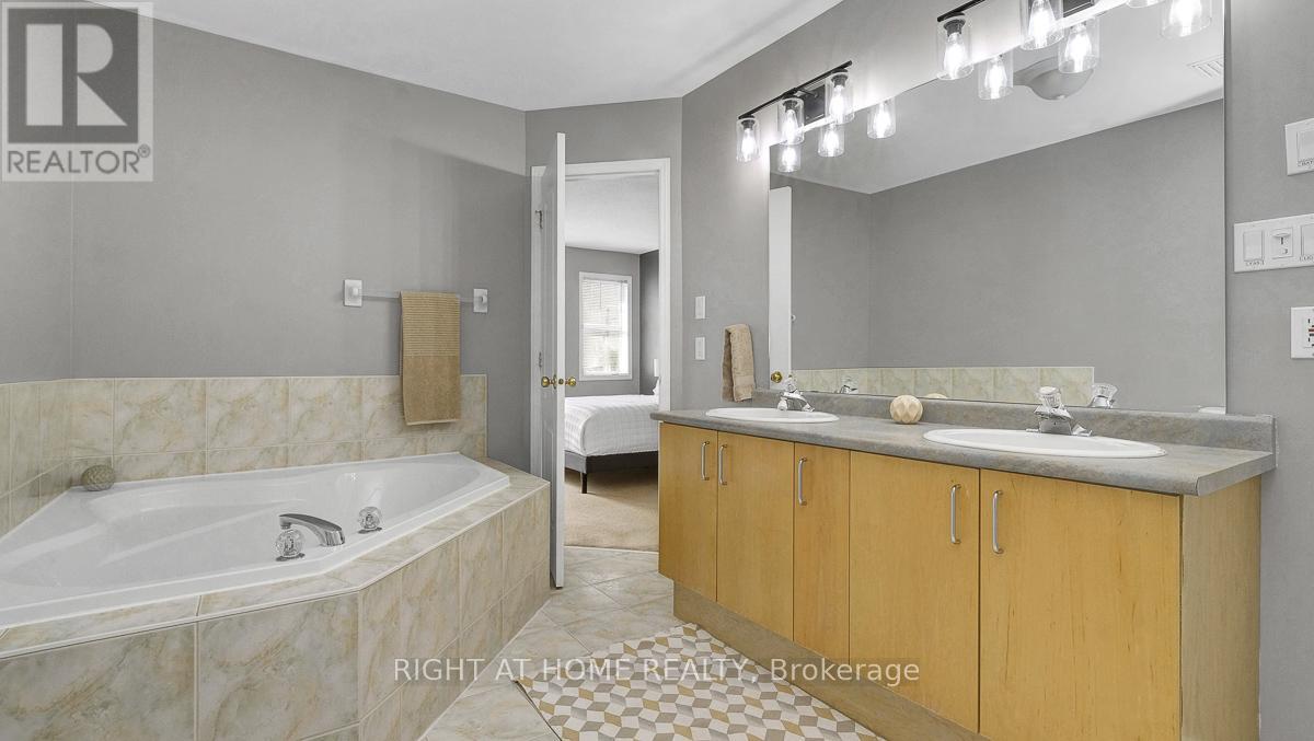 3 - 825 Grenon Avenue, Ottawa, Ontario  K2B 6G1 - Photo 25 - X12921522