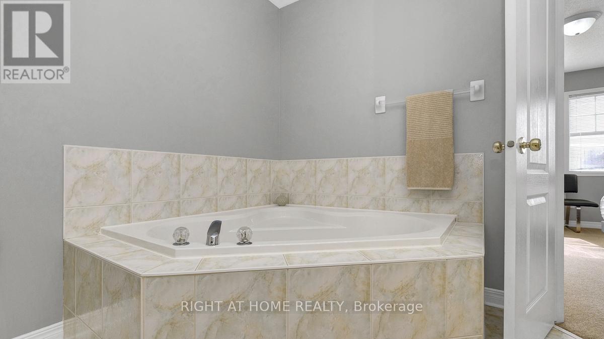 3 - 825 Grenon Avenue, Ottawa, Ontario  K2B 6G1 - Photo 28 - X12921522