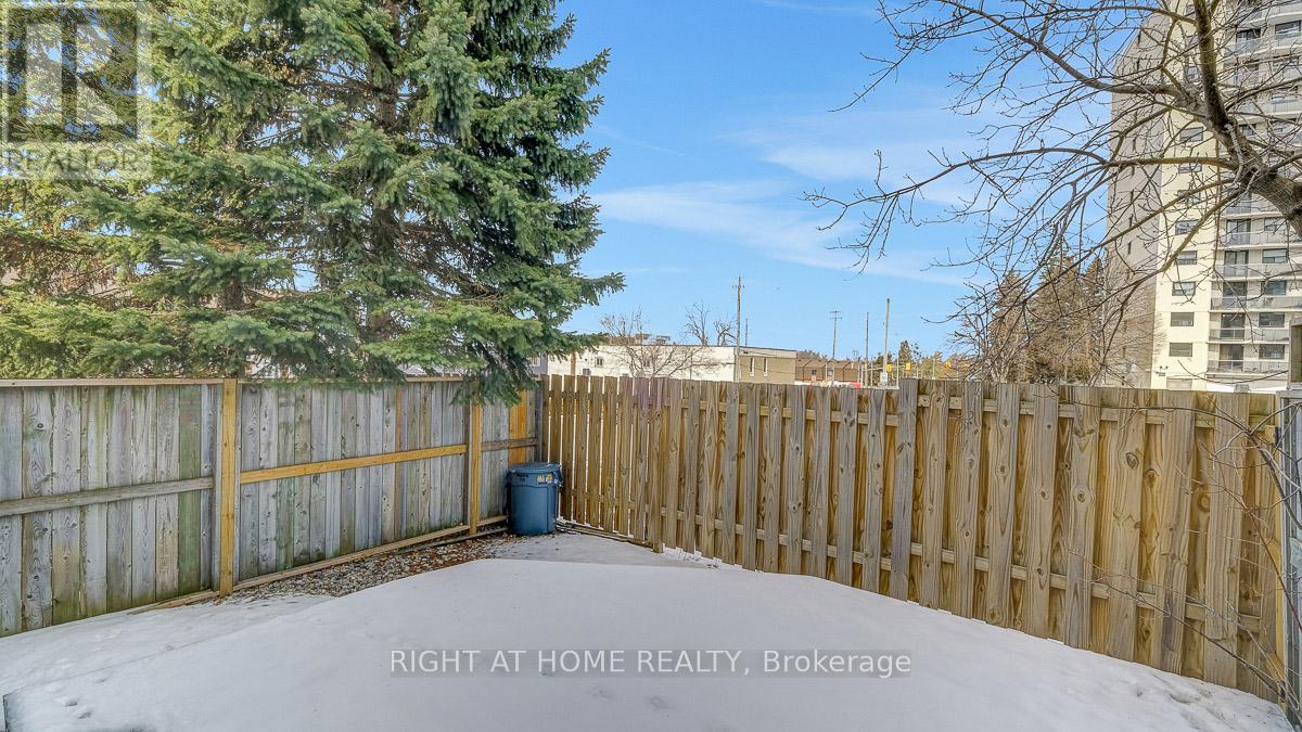 3 - 825 Grenon Avenue, Ottawa, Ontario  K2B 6G1 - Photo 35 - X12921522