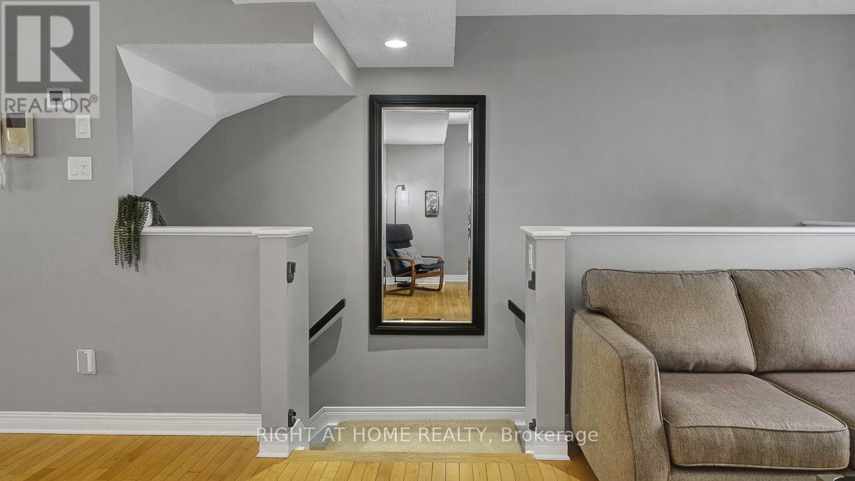 3 - 825 Grenon Avenue, Ottawa, Ontario  K2B 6G1 - Photo 6 - X12921522