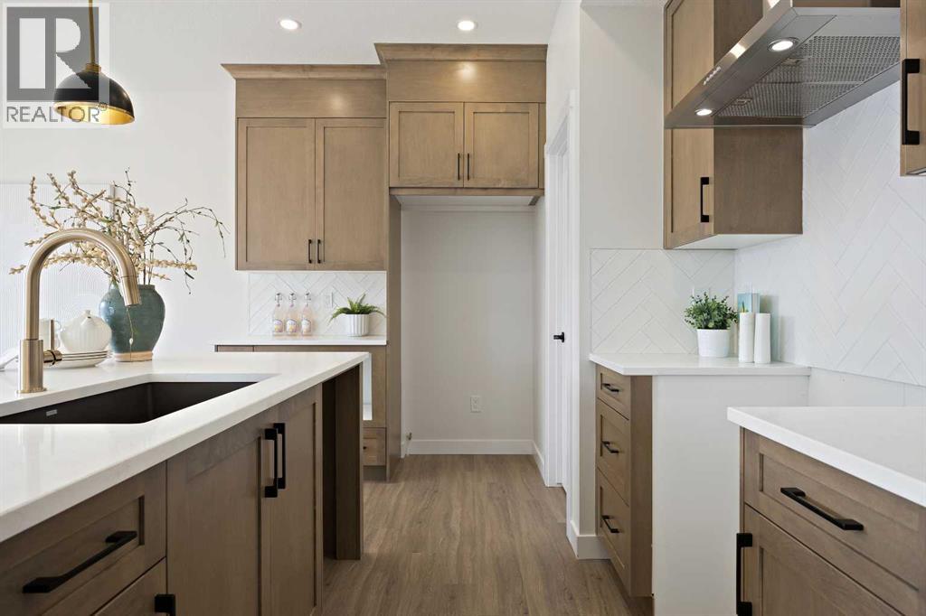 1398 Bayview Crescent SW, Airdrie, Alberta  T4B 5N9 - Photo 3 - A2267302