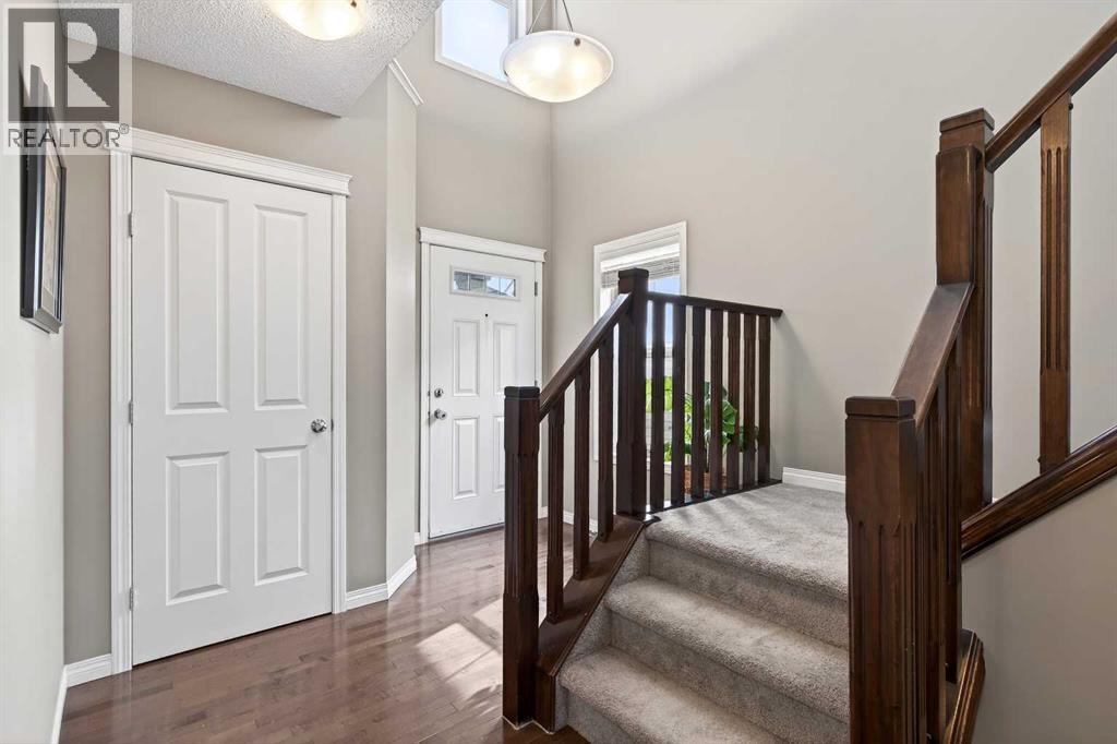 186 Covecreek Place Ne, Calgary, Alberta  T3K 0L3 - Photo 5 - A2294333