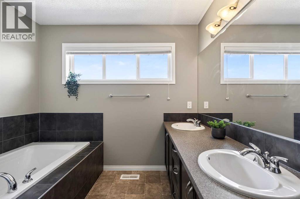 186 Covecreek Place Ne, Calgary, Alberta  T3K 0L3 - Photo 29 - A2294333