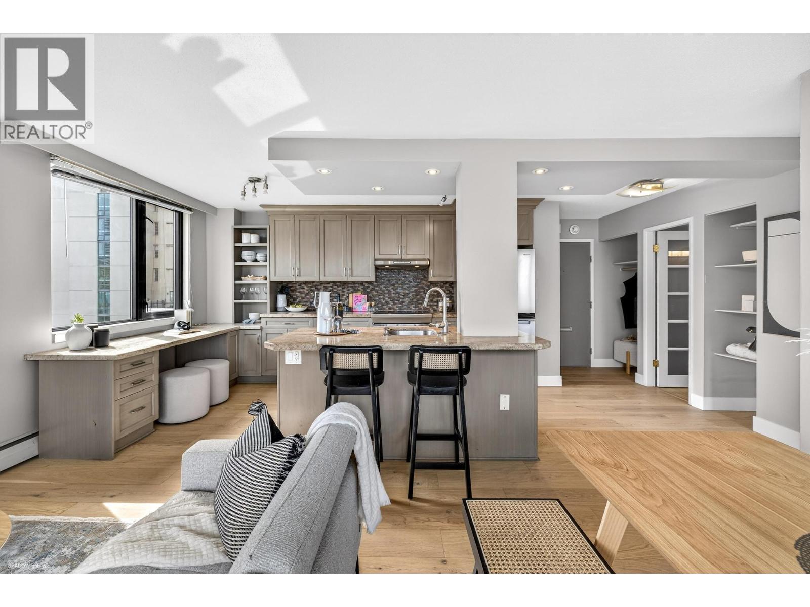 1404 1330 Harwood Street, Vancouver, British Columbia  V6E 1S8 - Photo 3 - R3103653