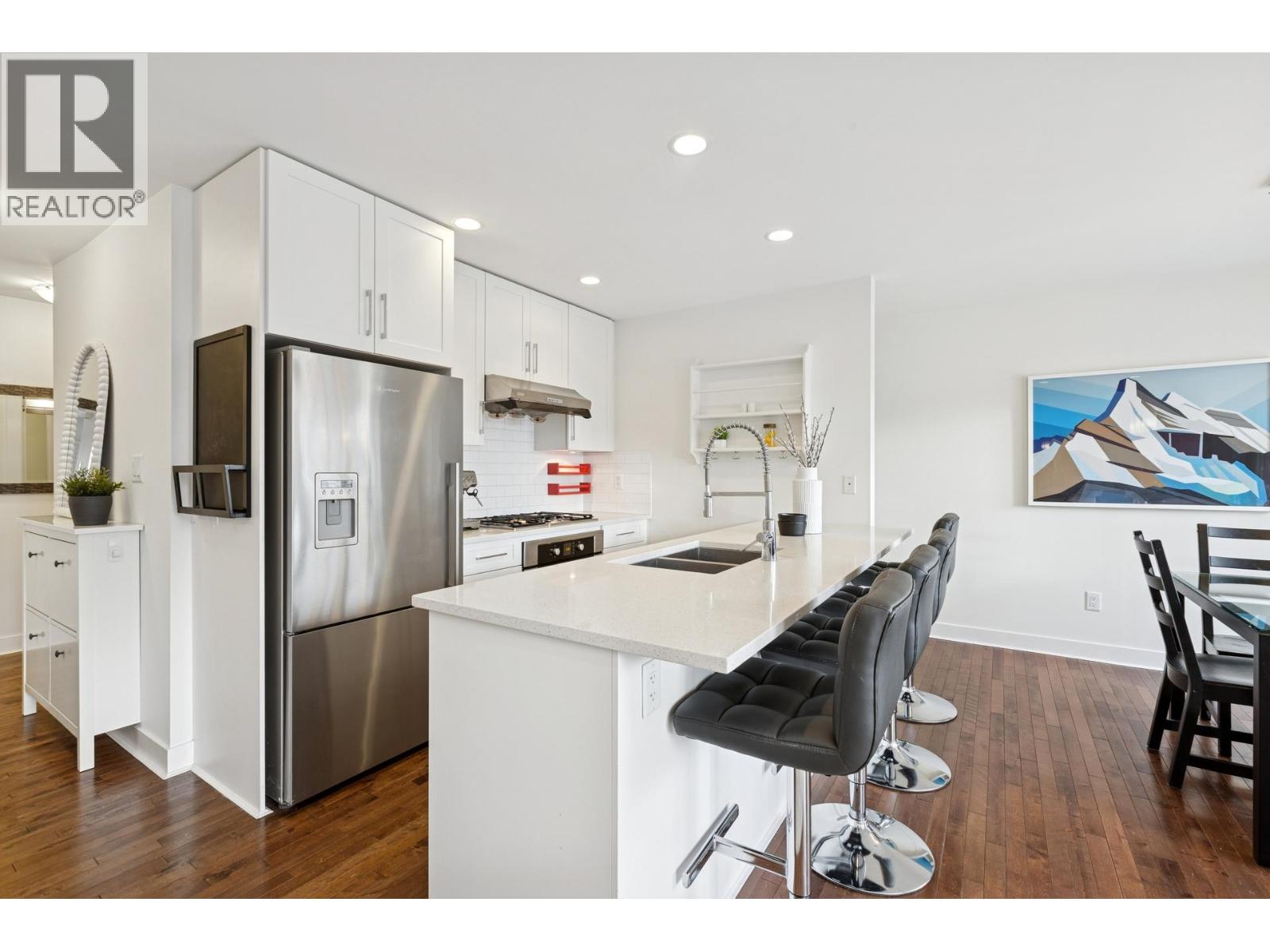 205 E 18th Street, North Vancouver, British Columbia V7L 2X7 - Photo 10 - R3103696