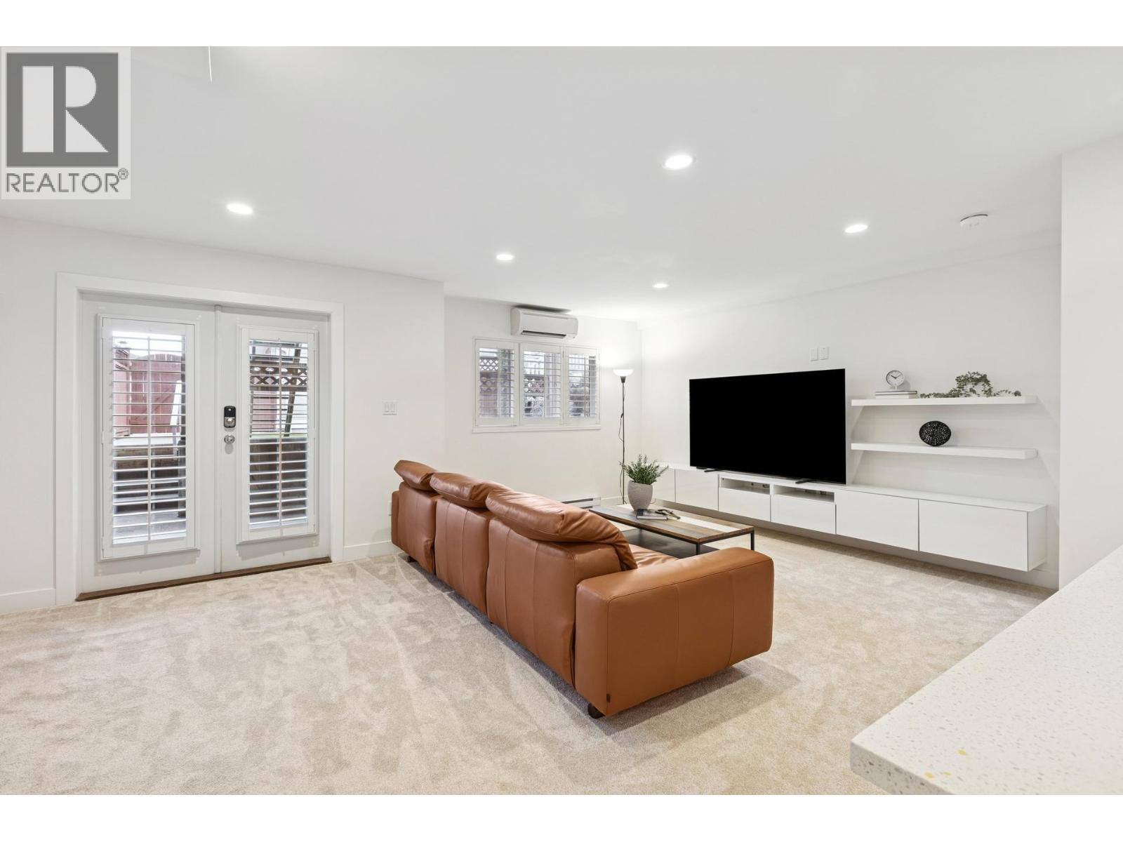 205 E 18th Street, North Vancouver, British Columbia V7L 2X7 - Photo 23 - R3103696