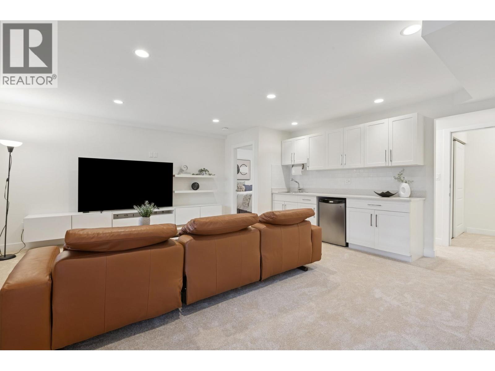 205 E 18th Street, North Vancouver, British Columbia V7L 2X7 - Photo 25 - R3103696