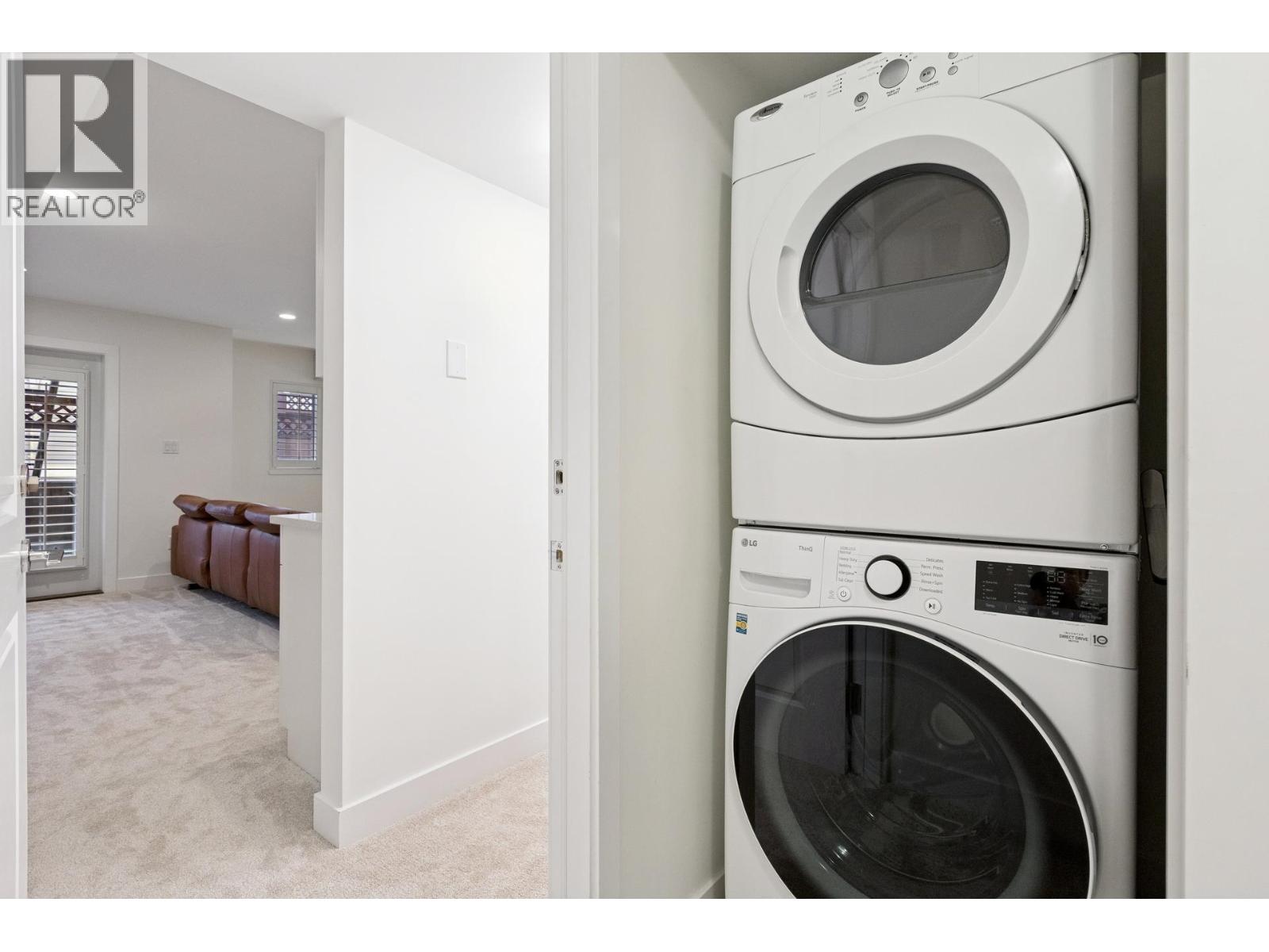 205 E 18th Street, North Vancouver, British Columbia V7L 2X7 - Photo 28 - R3103696