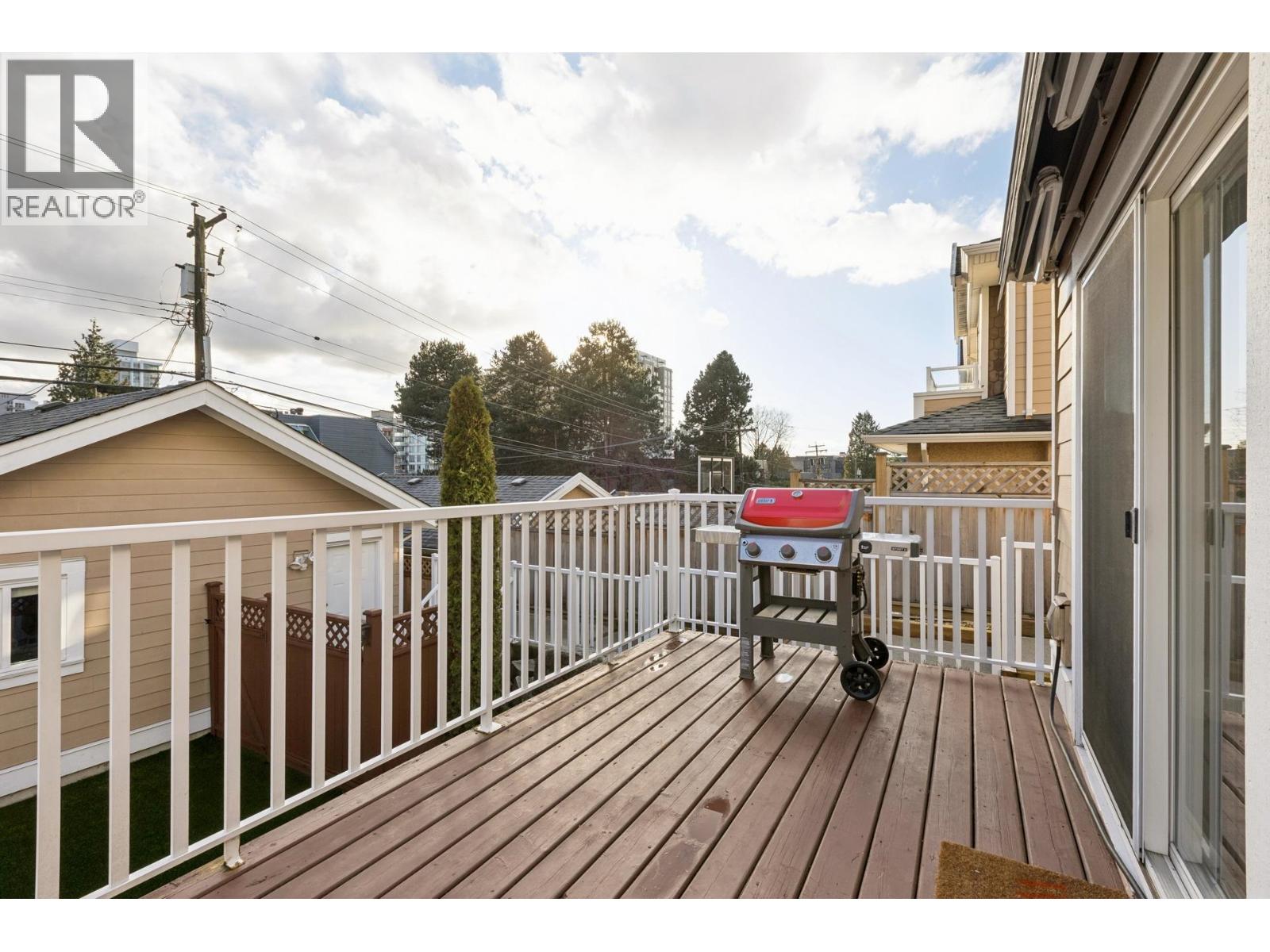 205 E 18th Street, North Vancouver, British Columbia V7L 2X7 - Photo 31 - R3103696