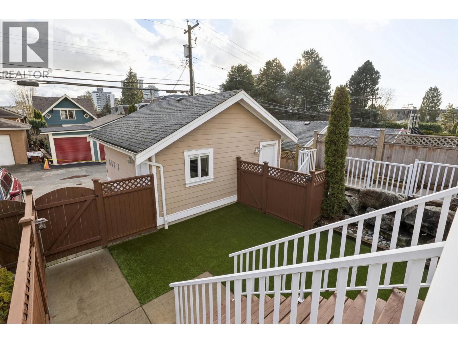 205 E 18th Street, North Vancouver, British Columbia V7L 2X7 - Photo 32 - R3103696