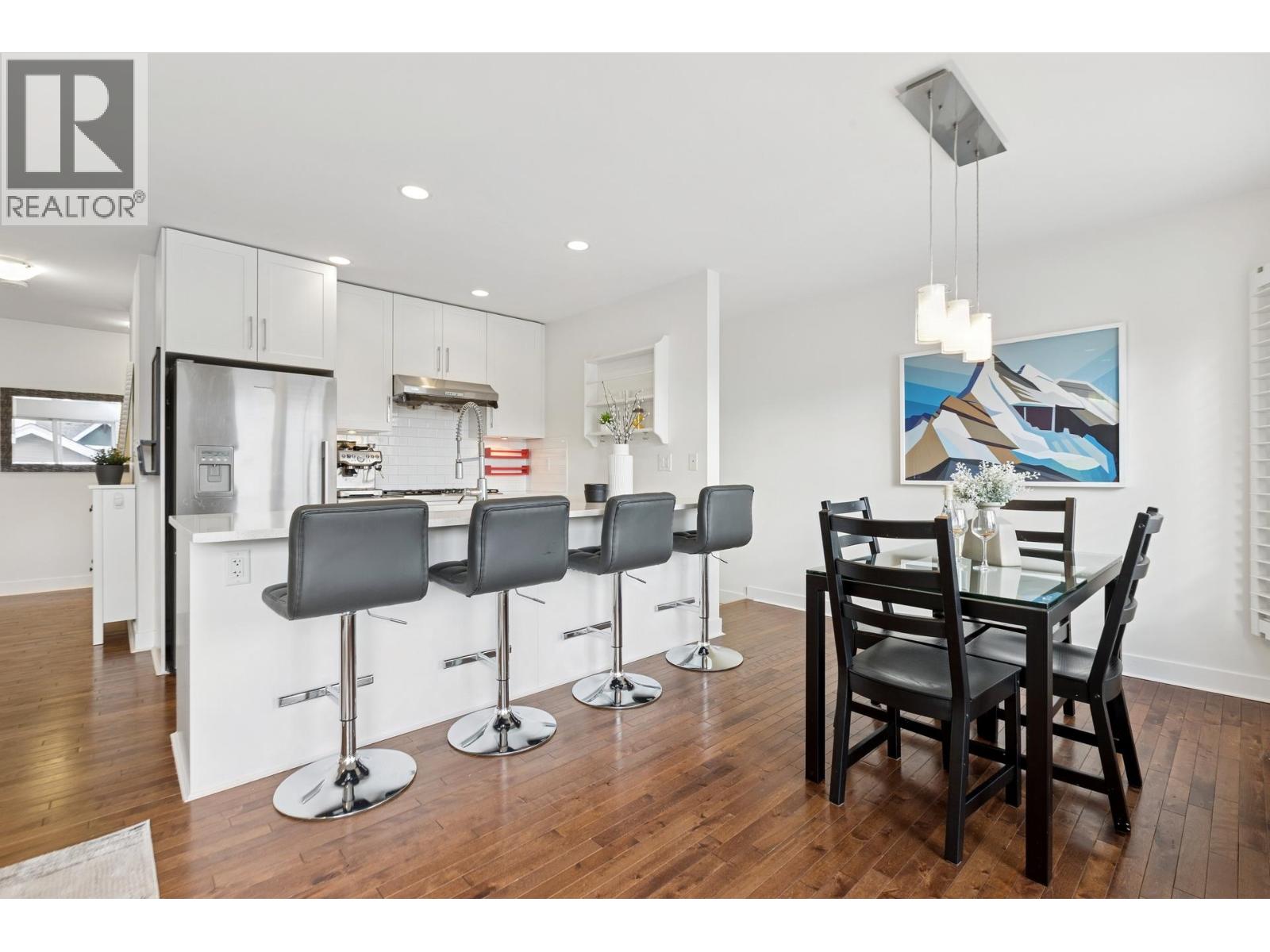 205 E 18th Street, North Vancouver, British Columbia V7L 2X7 - Photo 4 - R3103696