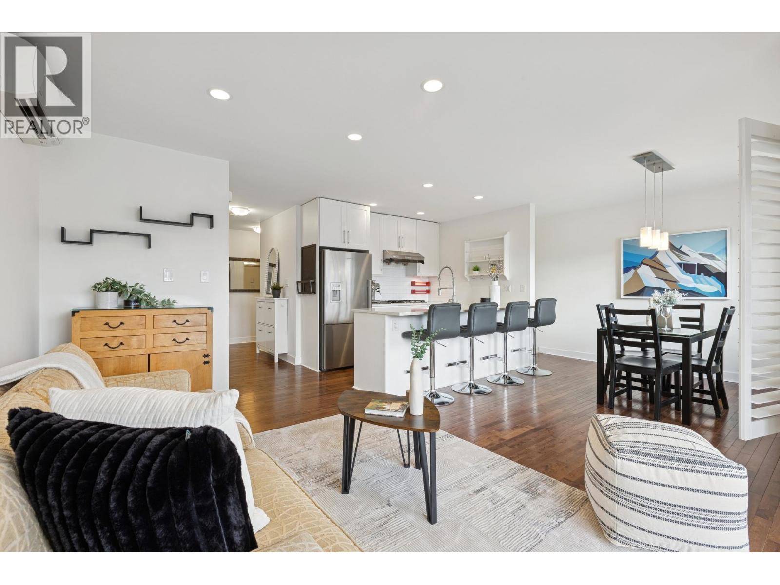 205 E 18th Street, North Vancouver, British Columbia V7L 2X7 - Photo 8 - R3103696