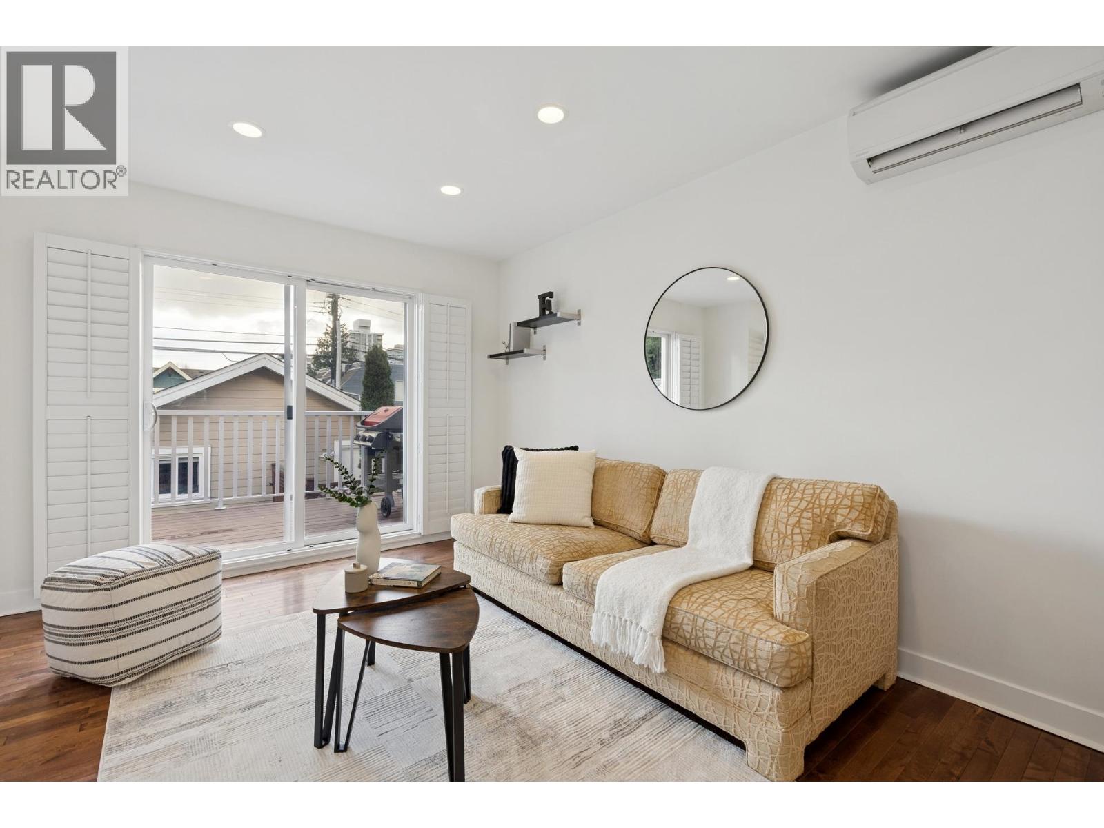 205 E 18th Street, North Vancouver, British Columbia V7L 2X7 - Photo 9 - R3103696