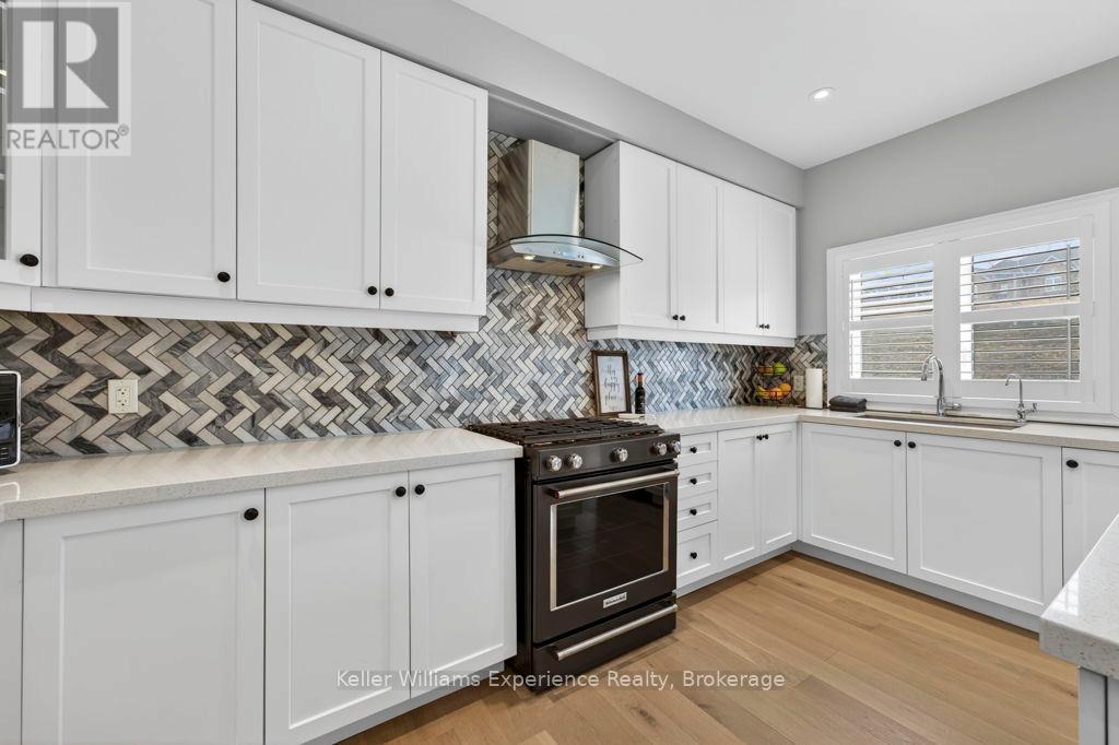 192 Muirfield Drive, Barrie, Ontario  L4N 6K7 - Photo 4 - S12921532