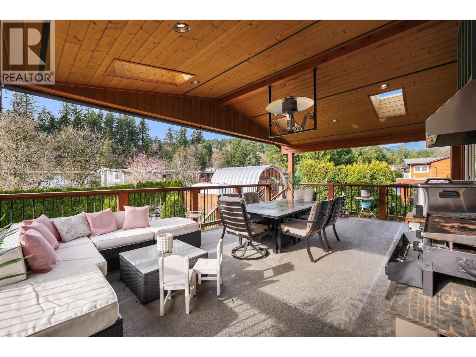 38101 Chestnut Avenue, Squamish, British Columbia  V8B 0X6 - Photo 17 - R3103639